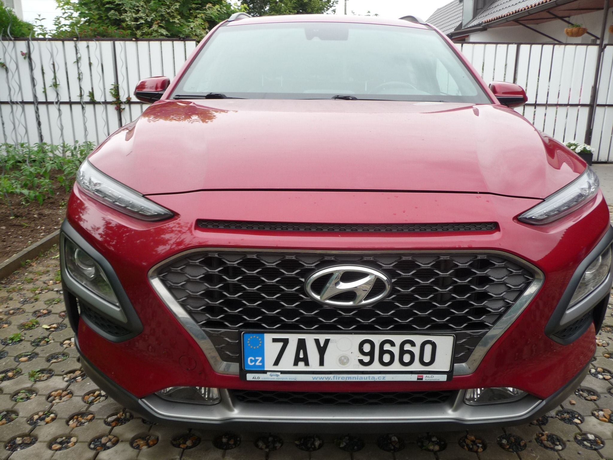 Hyundai Kona, 1.0-TGDI 88kw Style čr32 000km - fotka 2