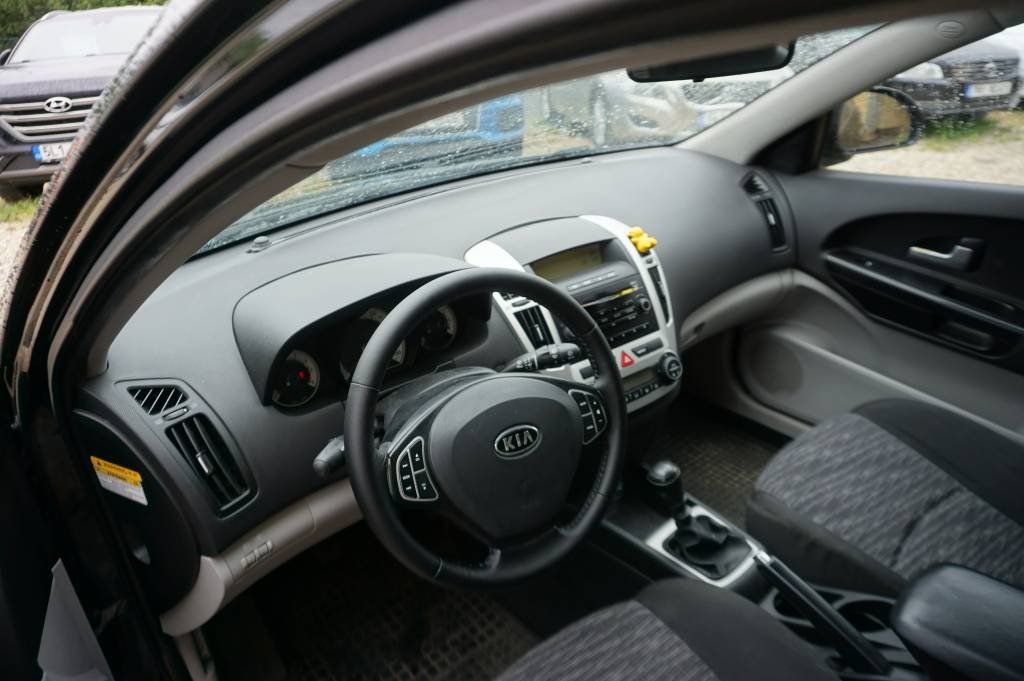 Kia Cee´d, 1,4 NOVÉ VČR - fotka 5