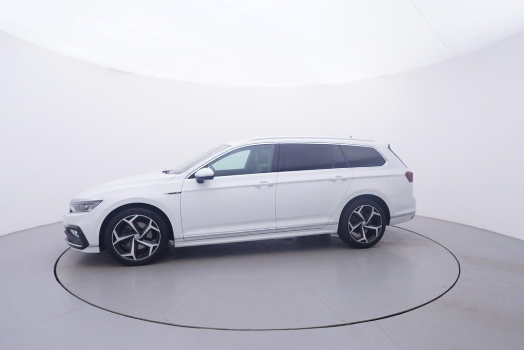 Volkswagen Passat, R-Line 2.0 TDI 110 kW - fotka 2