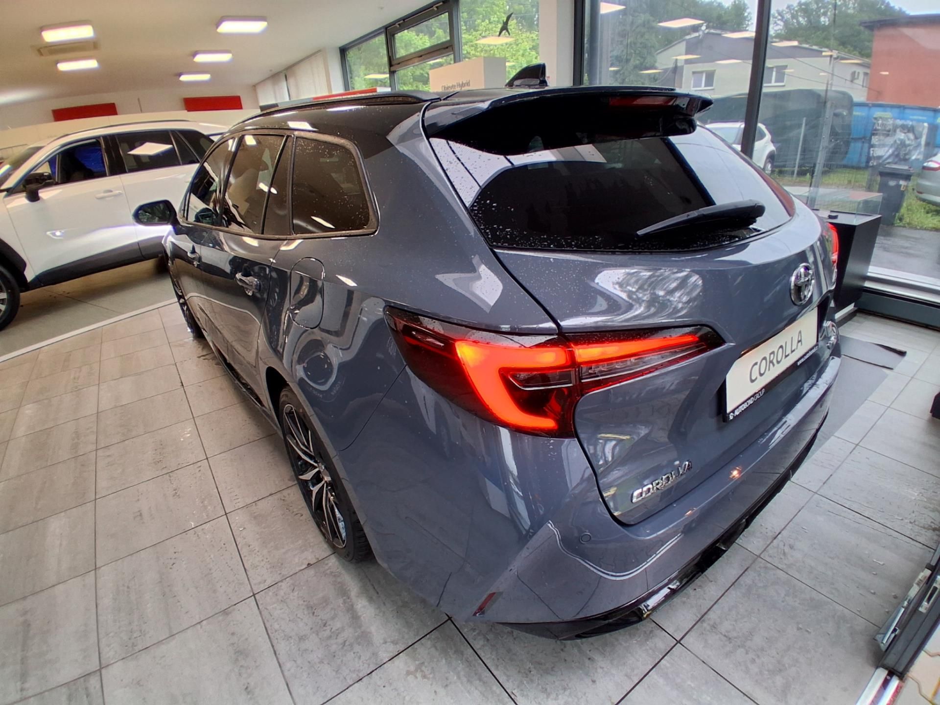 Toyota Corolla, 2.0 HEV, 178K, GR SPORT - fotka 5