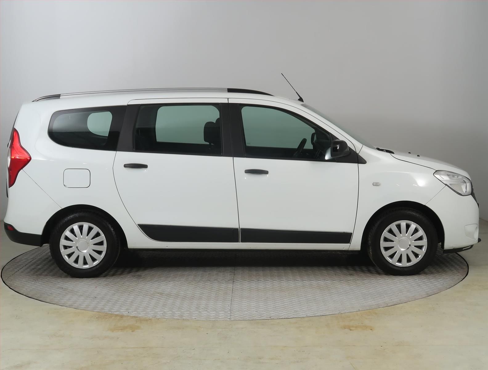 Dacia Lodgy, 1.5 Blue dCi, Comfort, ČR - fotka 6