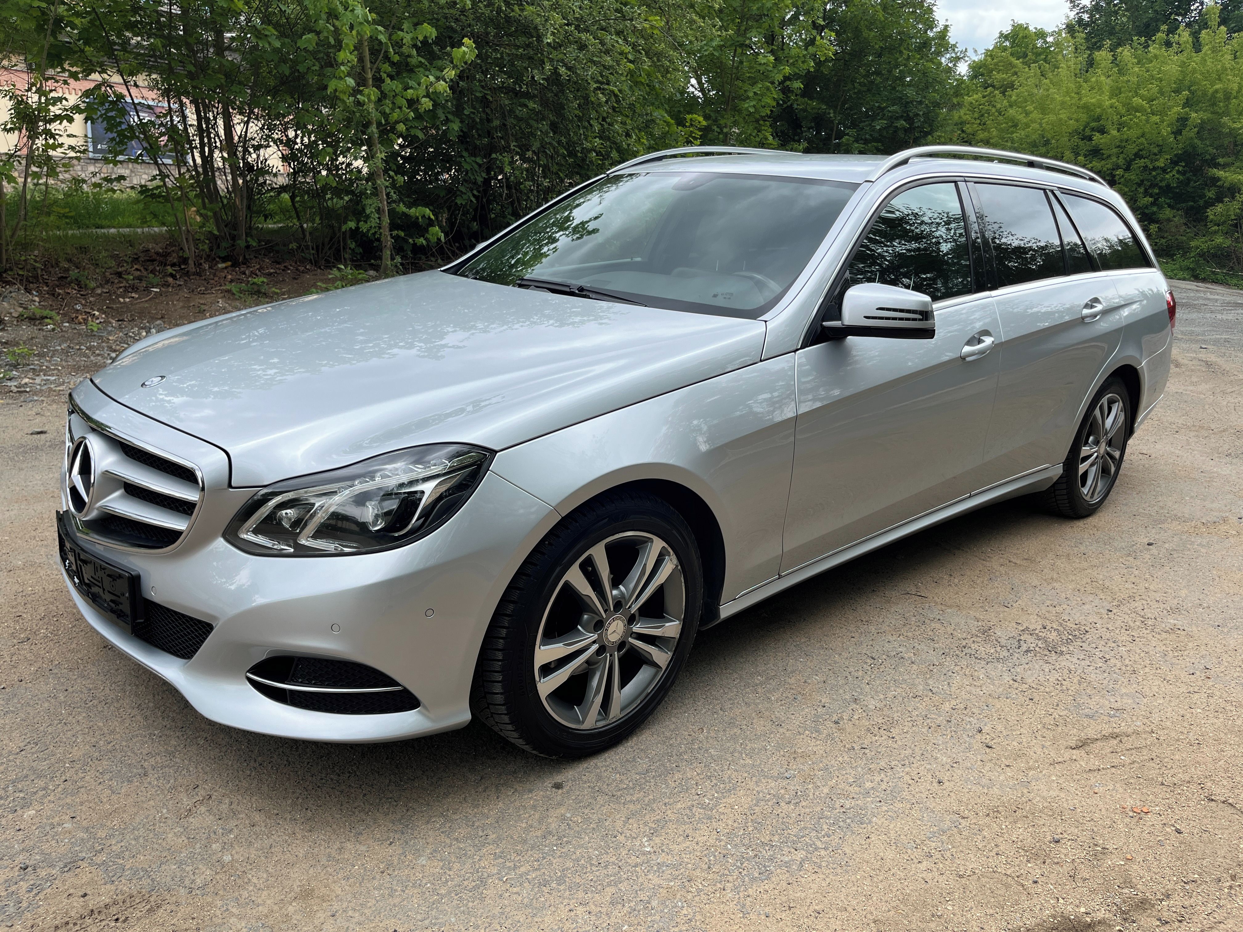 Mercedes-Benz Třídy E, E 200i 135kw 170.000km top - fotka 5