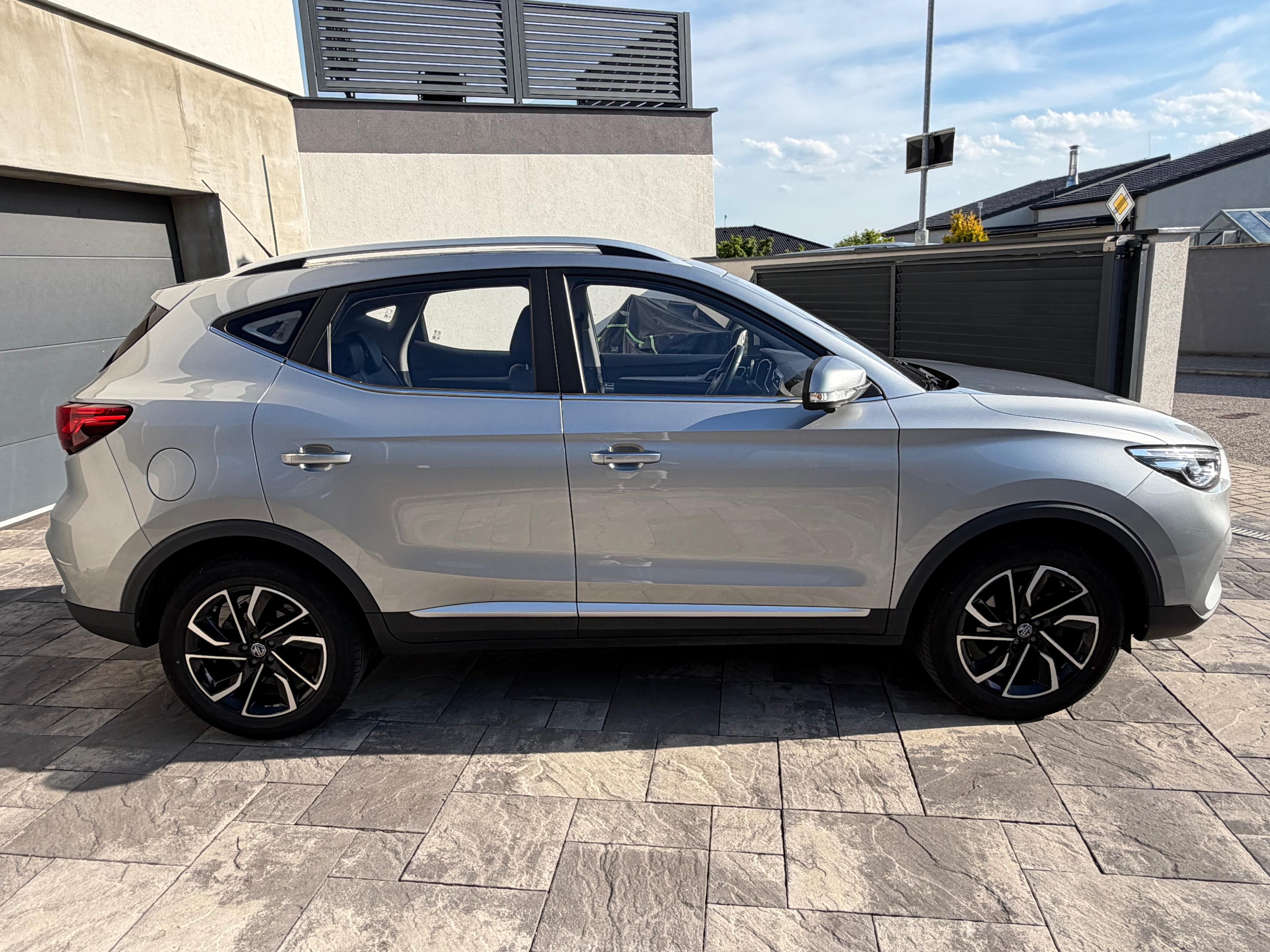 MG ZS, Elegance 1.0 Ben 82kw 25ti KM - fotka 5