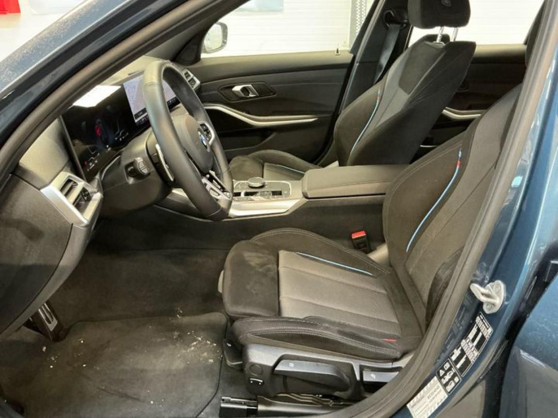 BMW Řada 3, 330i xDrive Touring - fotka 4