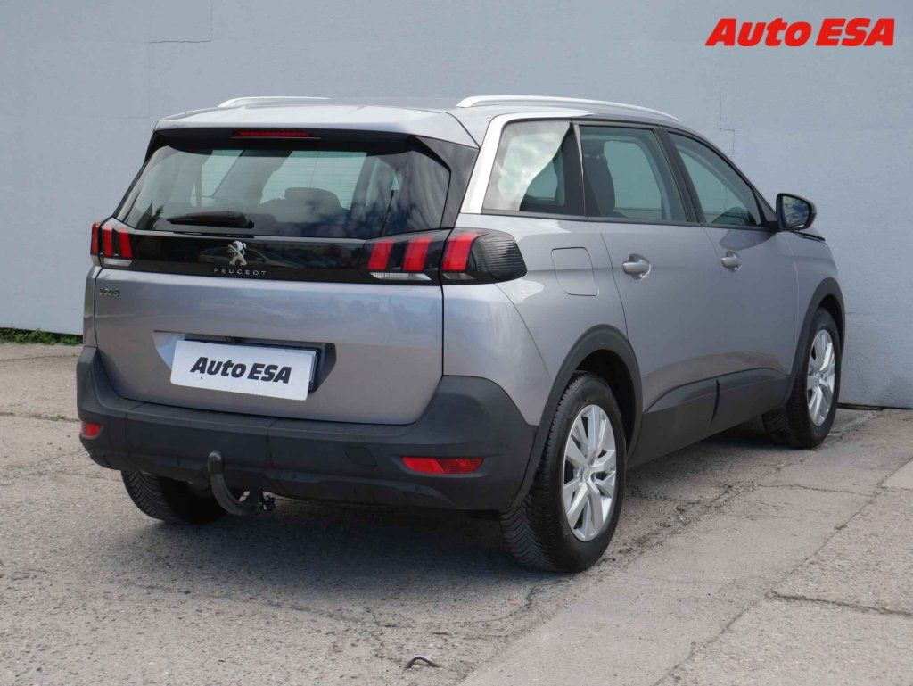 Peugeot 5008, 1.2PT,navi,autoAC - fotka 6