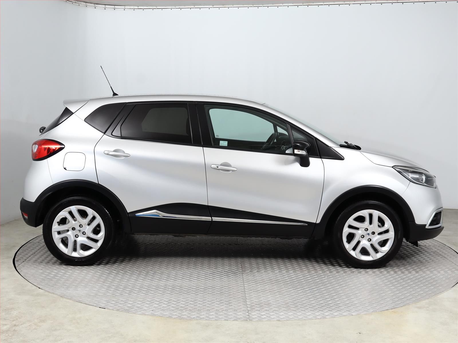 Renault Captur, 1.2 TCe, ČR,1.maj, Serv.kniha - fotka 6