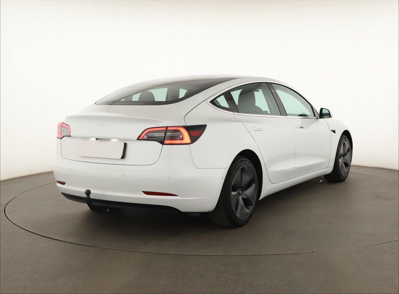 Tesla Model 3, Std Range Plus 52kWh, SoH 82% - fotka 5