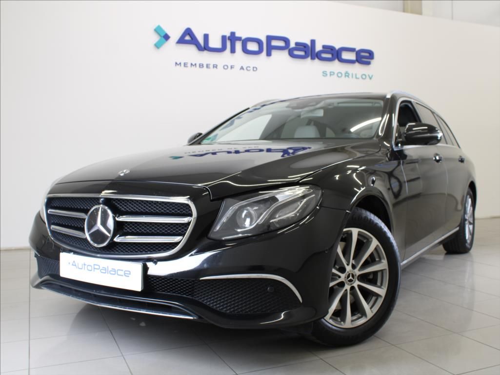 Mercedes-Benz Třídy E, 2,0 E200 4M Burm.Paměť Vzduch