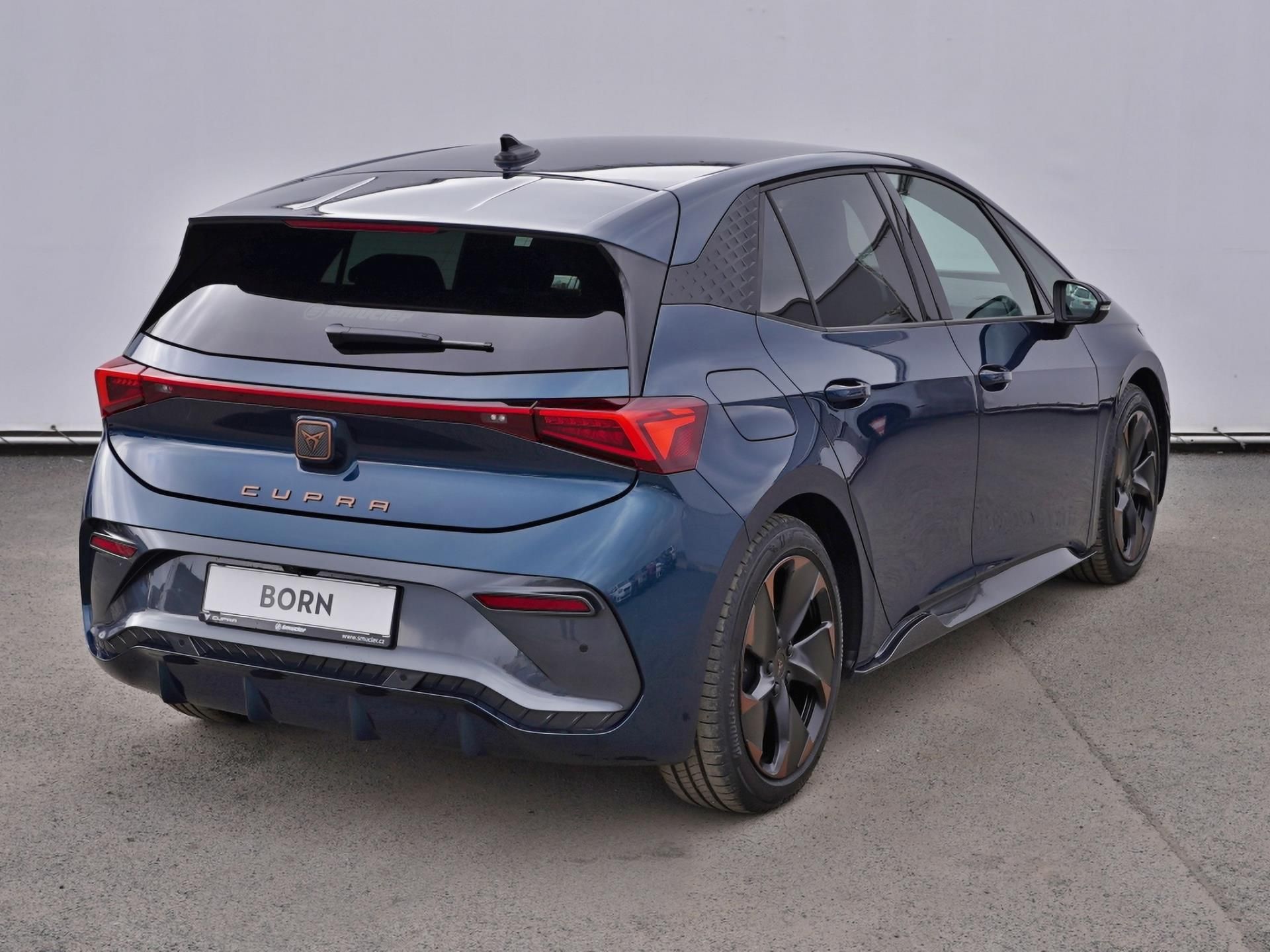 Cupra Born, 0.0 elektro / 150 kW - fotka 2