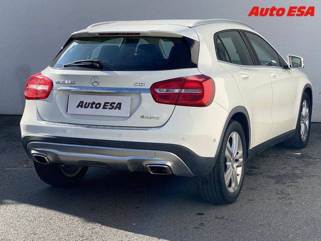 Mercedes-Benz GLA, 2.2 CDi 220 4Matic,ČR,AT - fotka 4