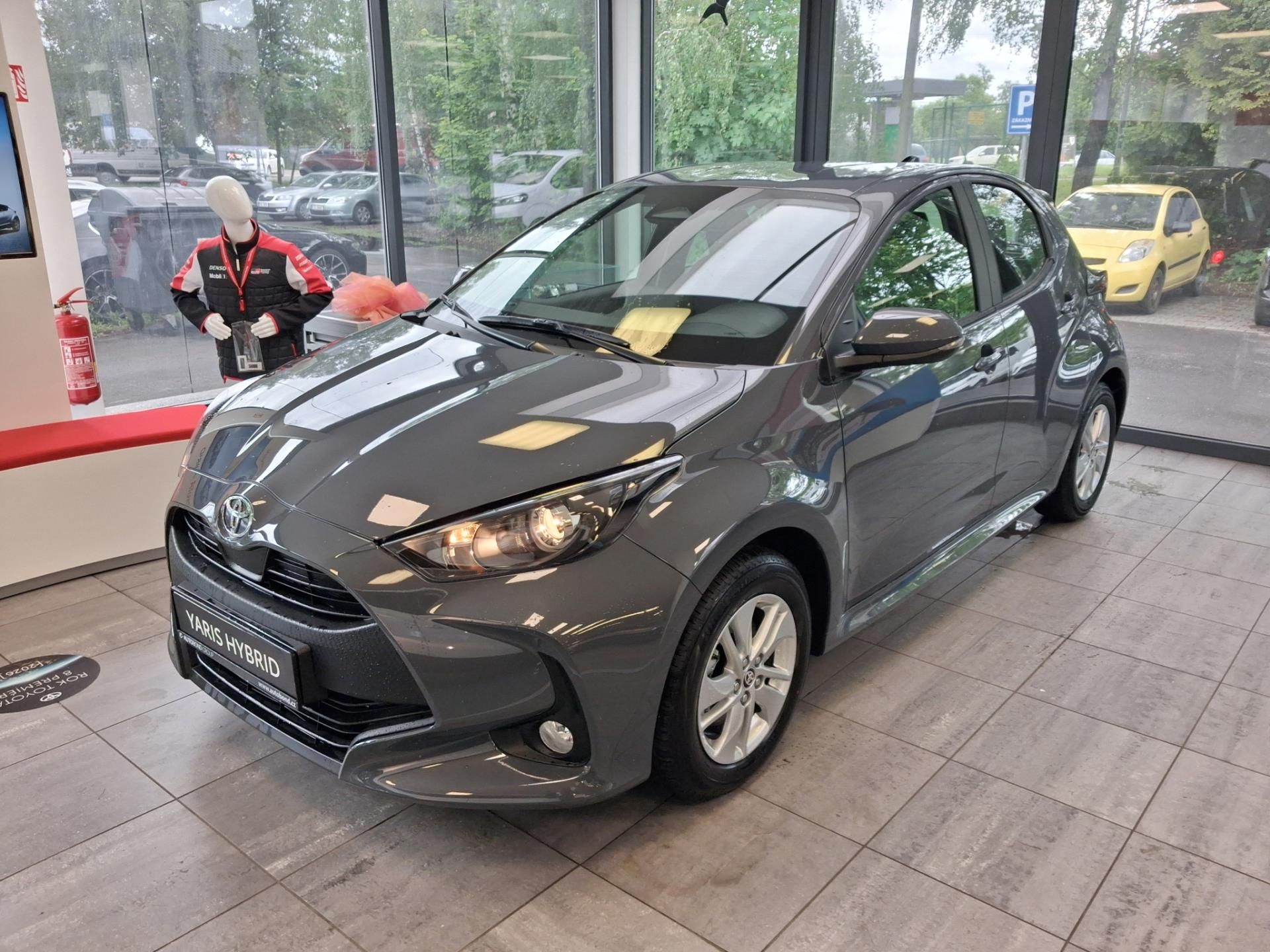 Toyota Yaris, 1.5 HEV COMFORT 116K - fotka 3
