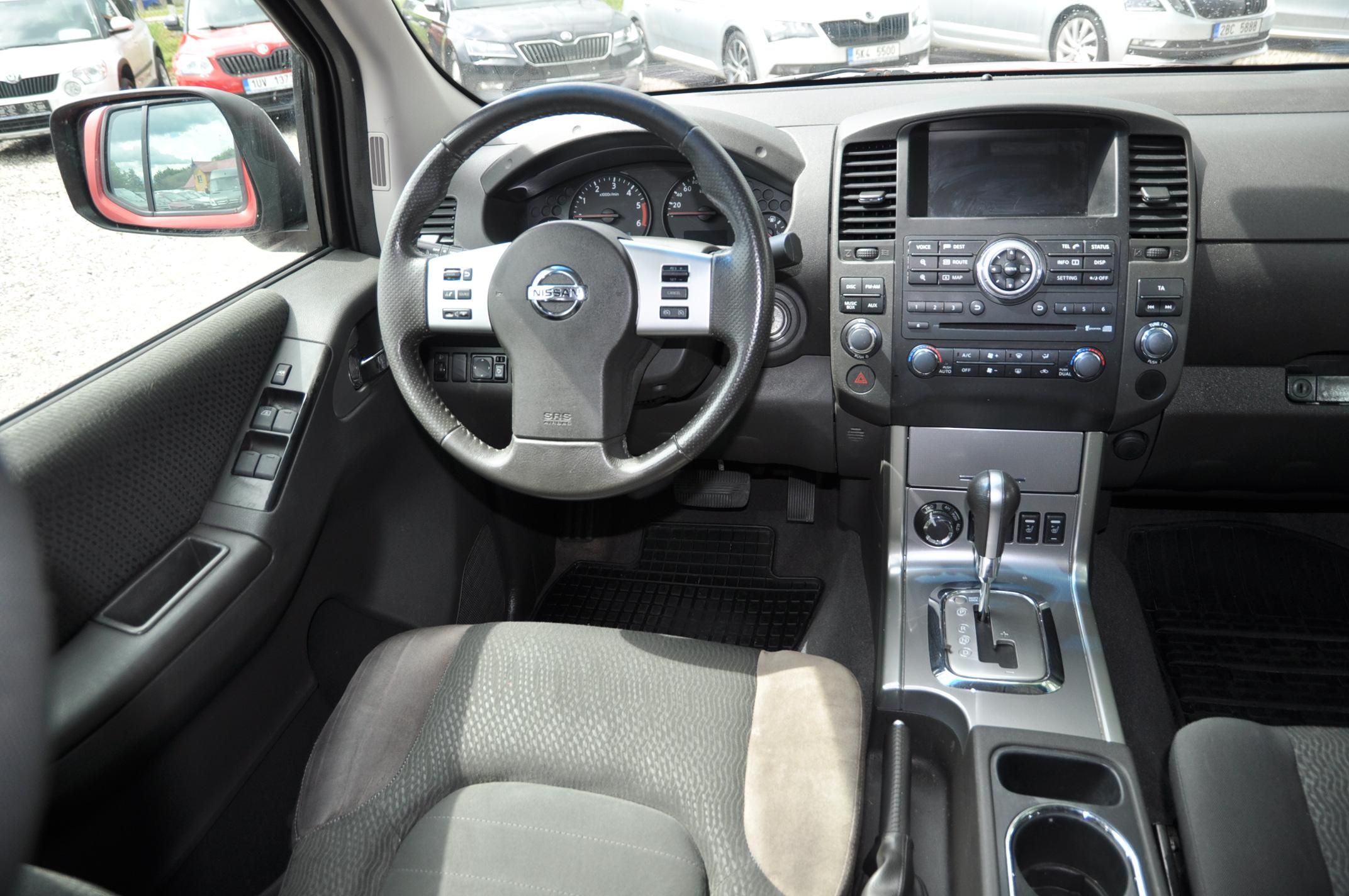 Nissan Navara, 2.5dCi 140kW 4x4 Automat - fotka 5