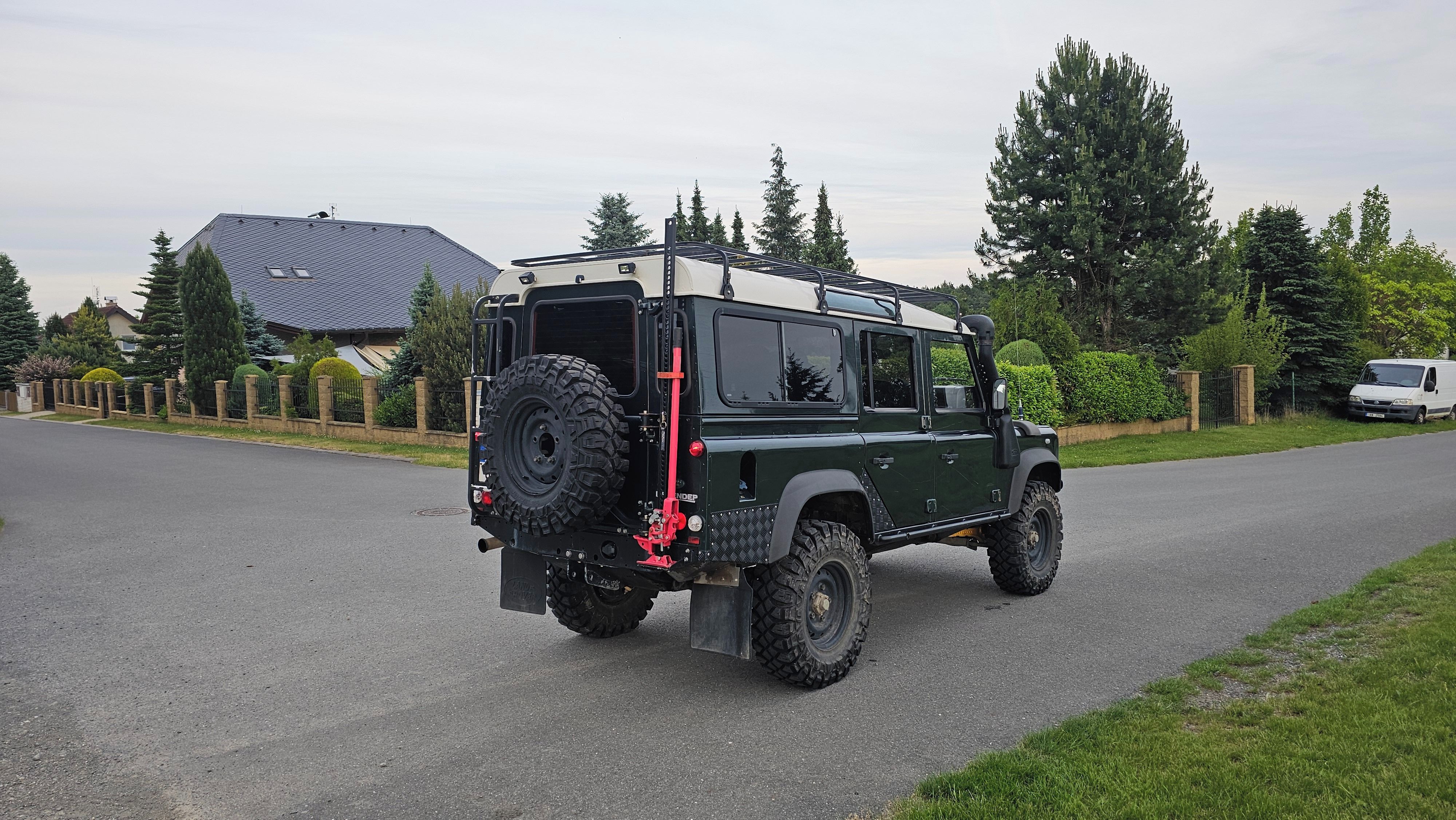 Land Rover Defender - fotka 6