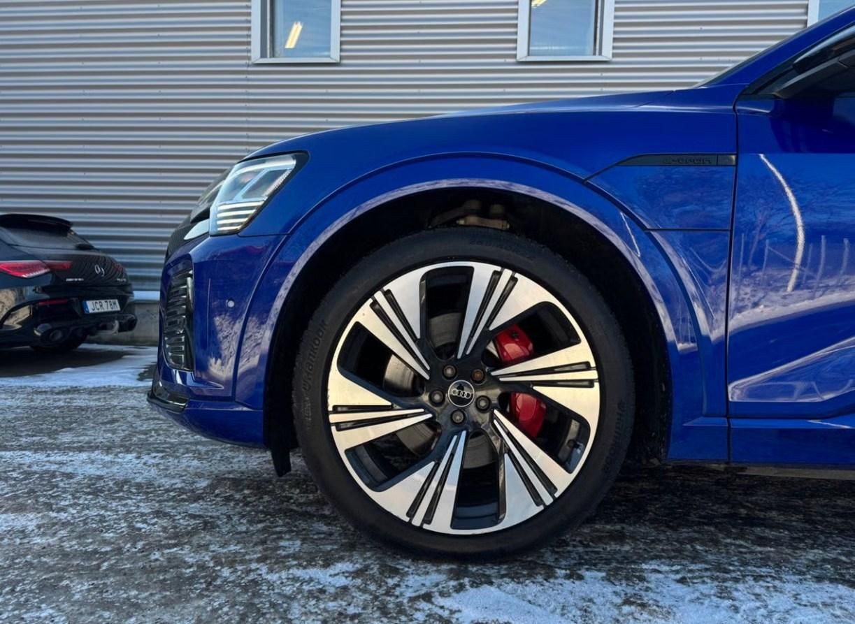 Audi Q8 e-tron, 55 Quattro S-Line 360kam Pano. - fotka 6