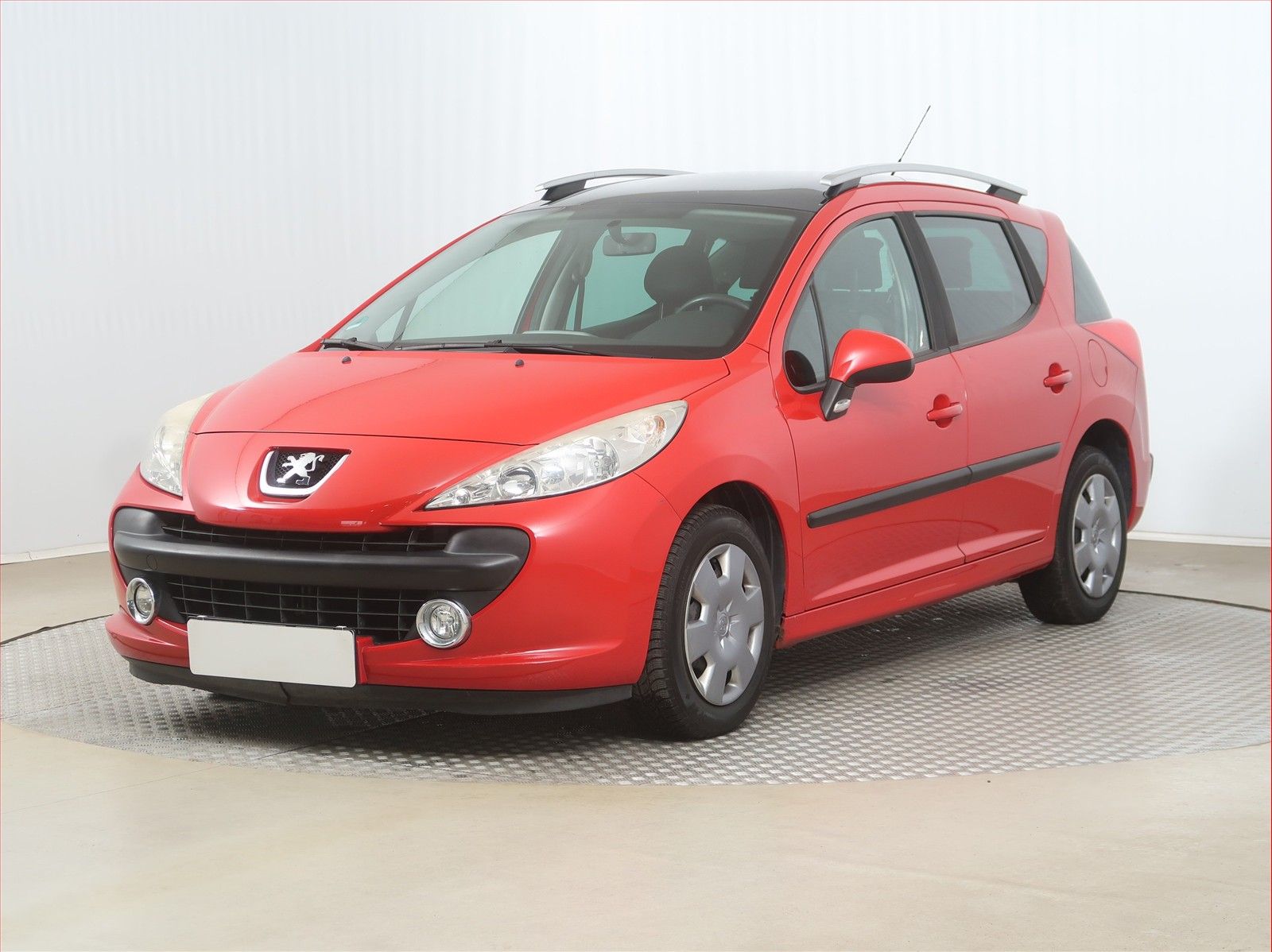 Peugeot 207, 1.4 VTi, po STK, jezdí výborně - fotka 2