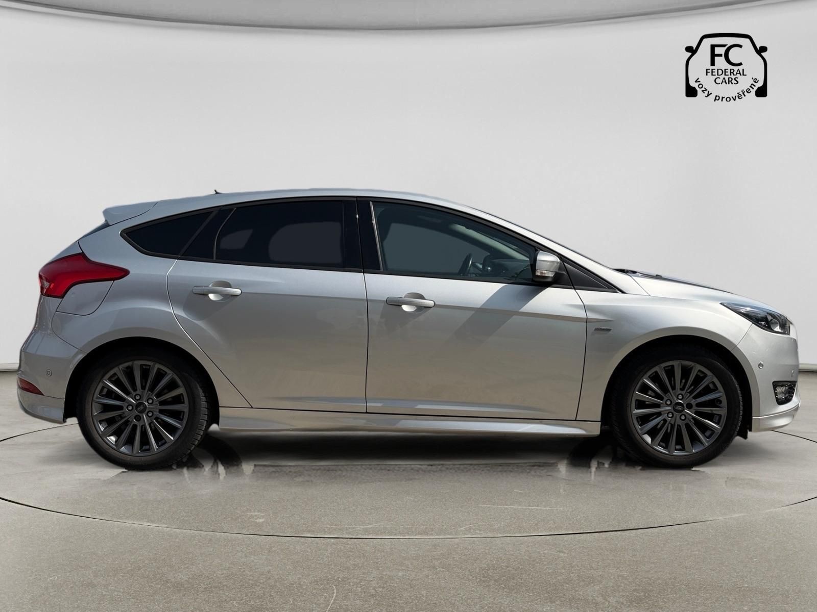 Ford Focus, ST-Line 1.5 EcoBoost 110kW - fotka 6