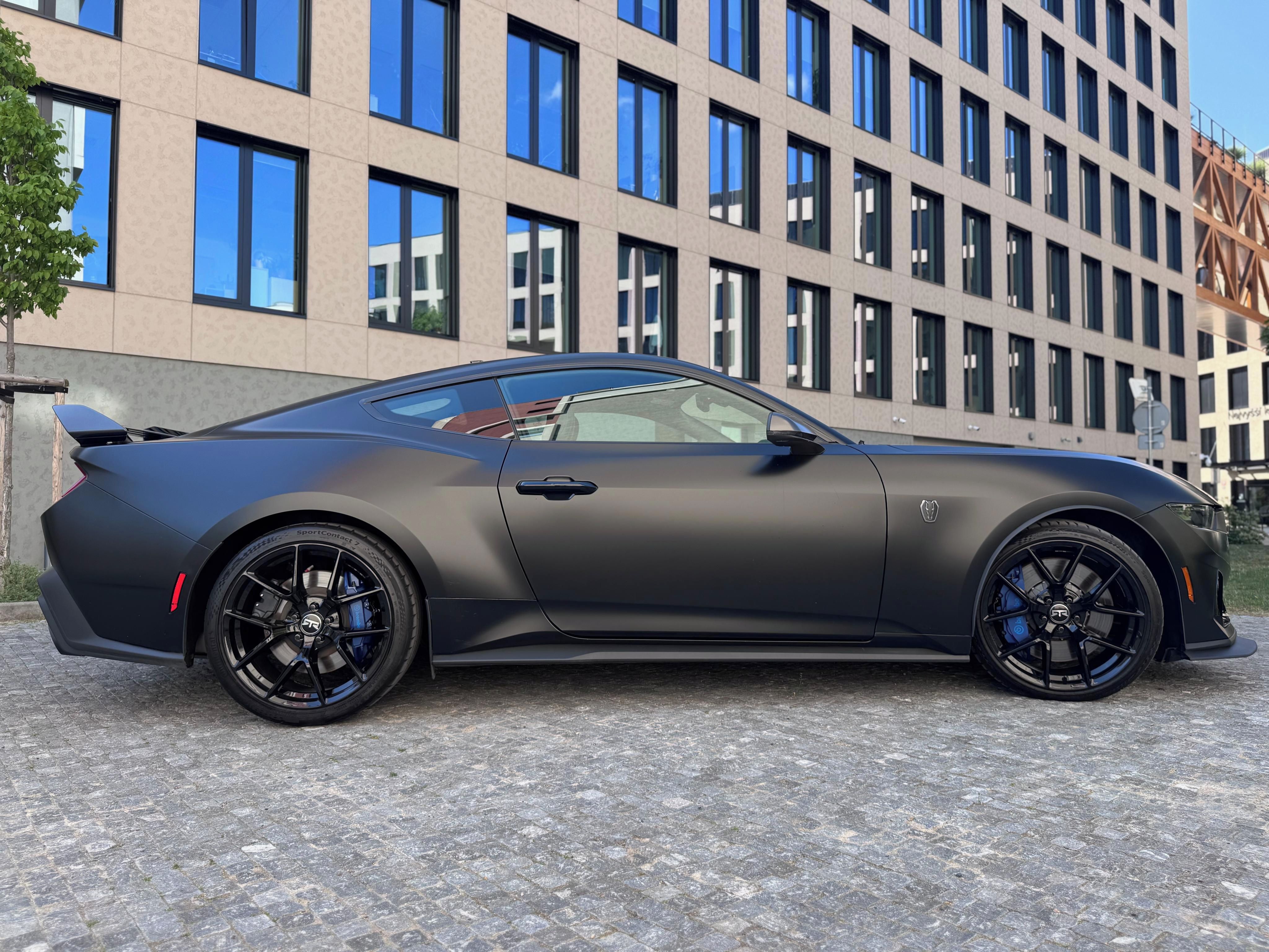 Ford Mustang, Dark Horse 5.0 V8 (USA verze)