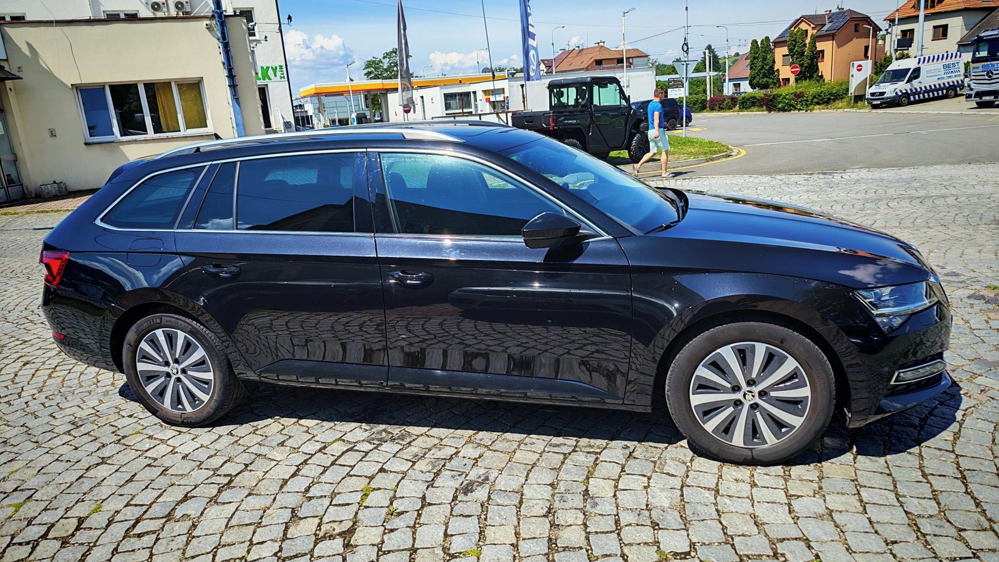 Škoda Superb, 2.0 TDi 110kW DSG - fotka 3