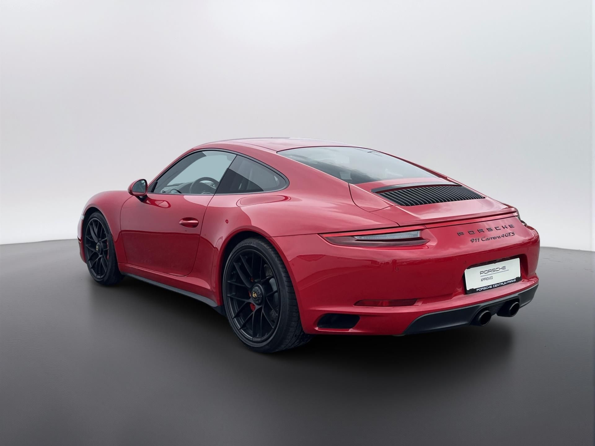 Porsche 911, GTS - fotka 3