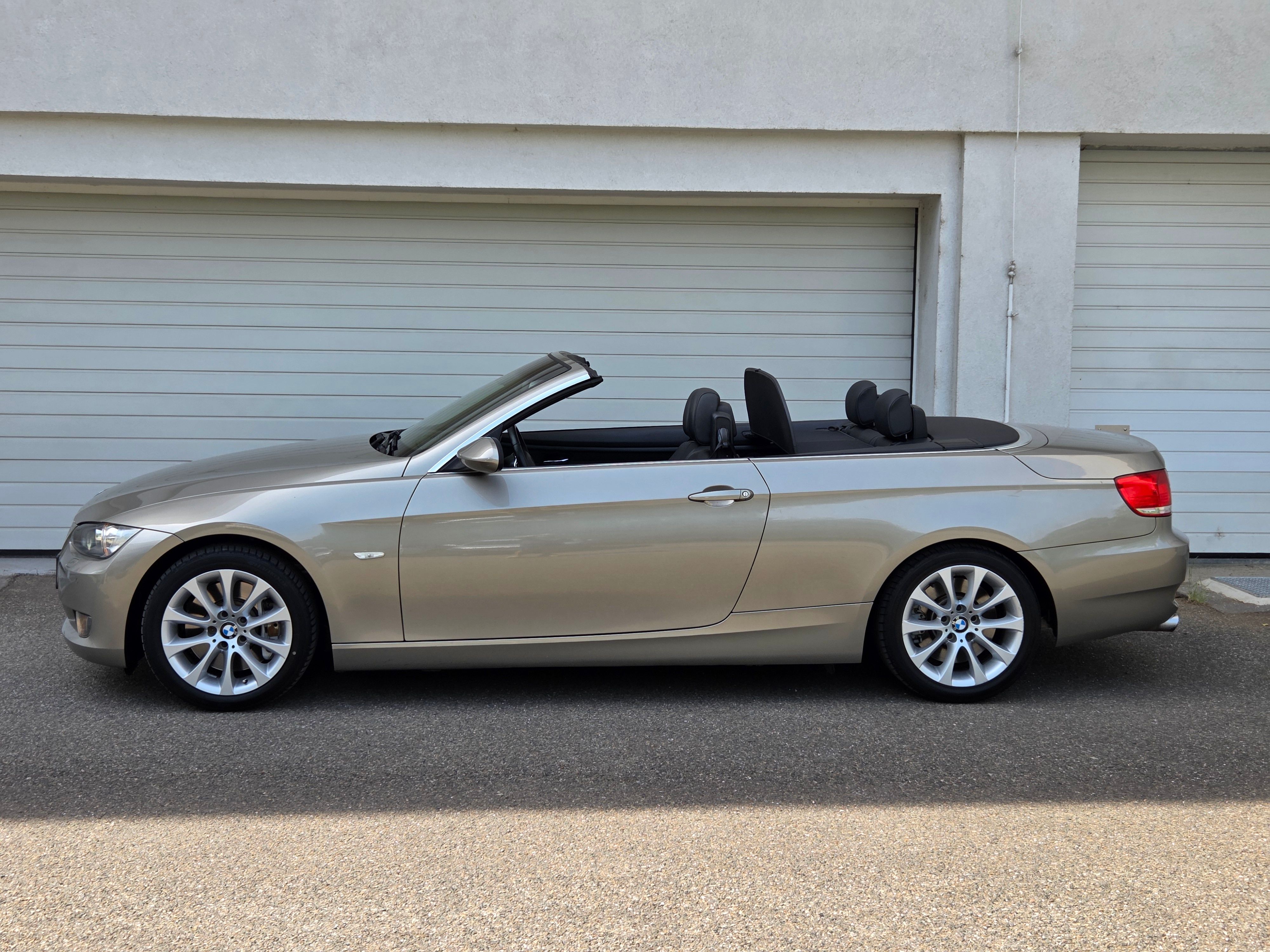 BMW Řada 3, 330i 200Kw Aut Kabrio 60t.km - fotka 5
