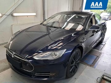 P85+, TESLA NABÍJENÍ ZDARMA