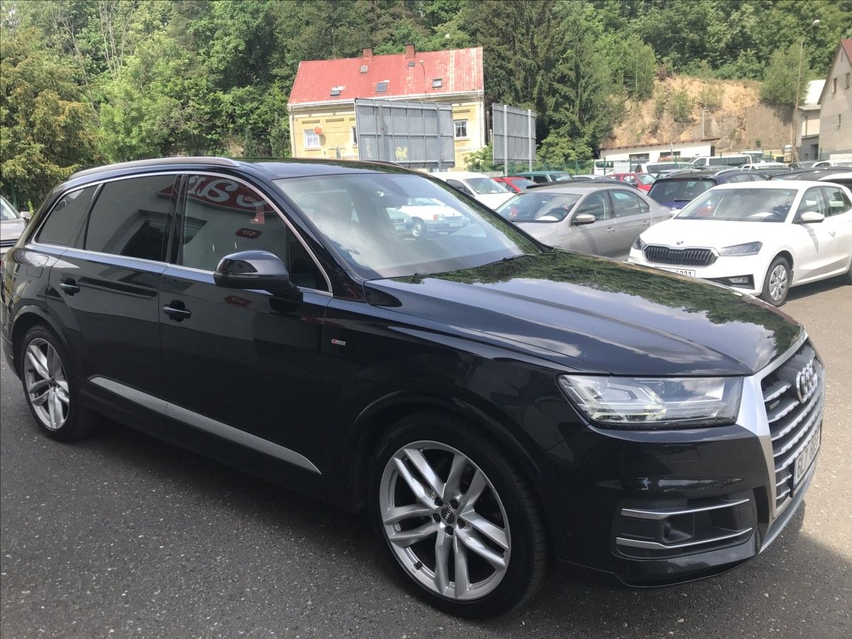 Audi Q7, 3,0 TDi Quattro 200kW S-Line - fotka 4