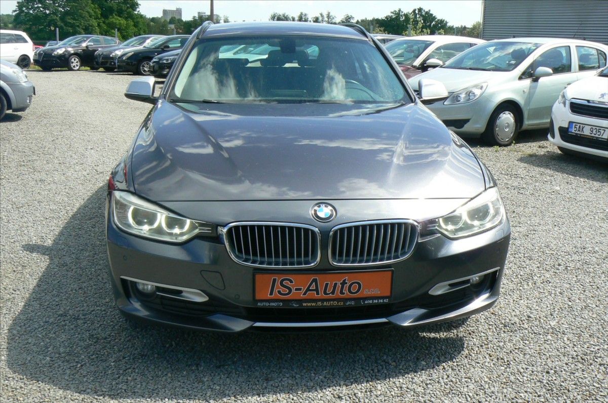 BMW Řada 3, 2,0 318D COMBI - fotka 3