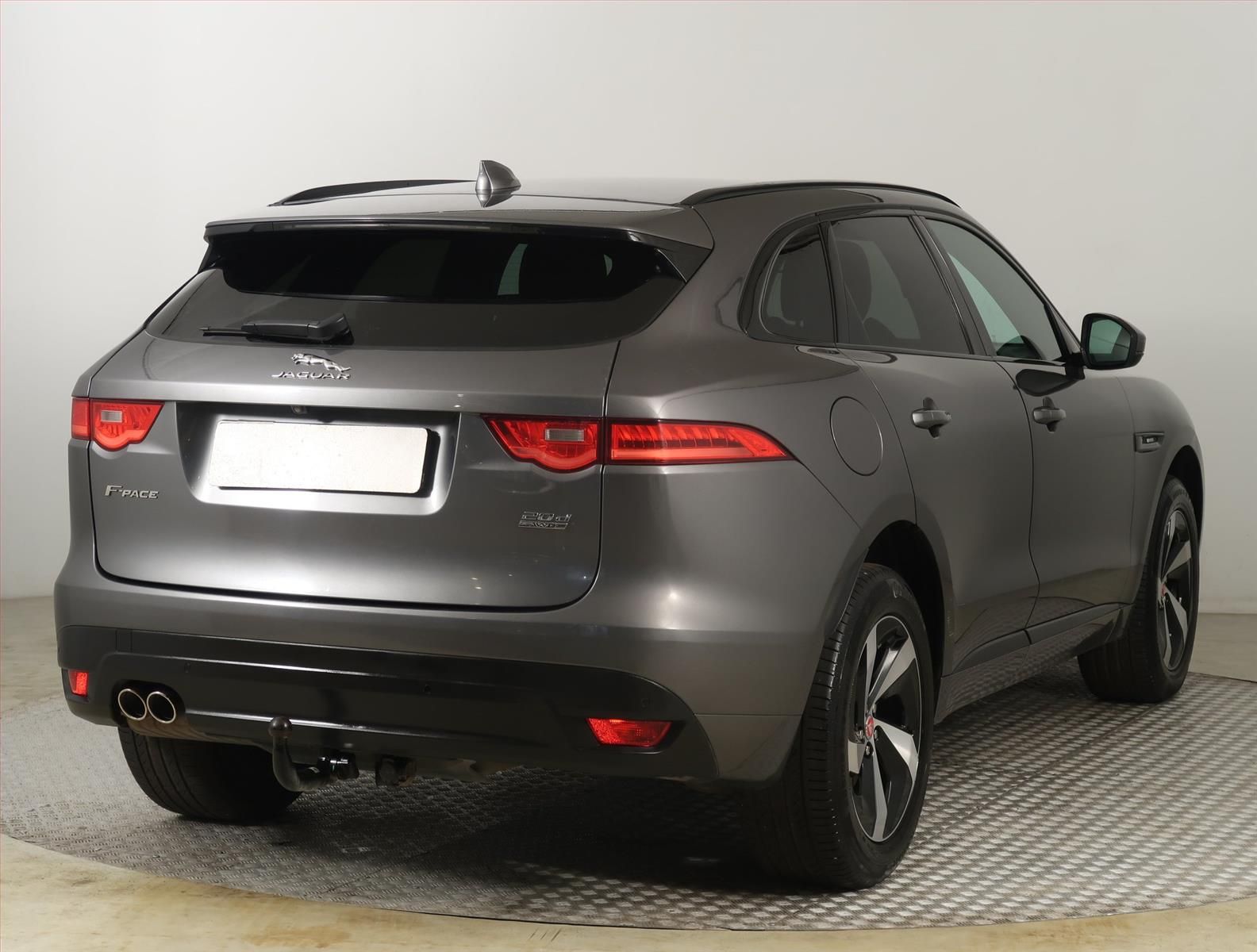 Jaguar F-Pace, 20d AWD, 4X4, Automat, Kůže - fotka 5