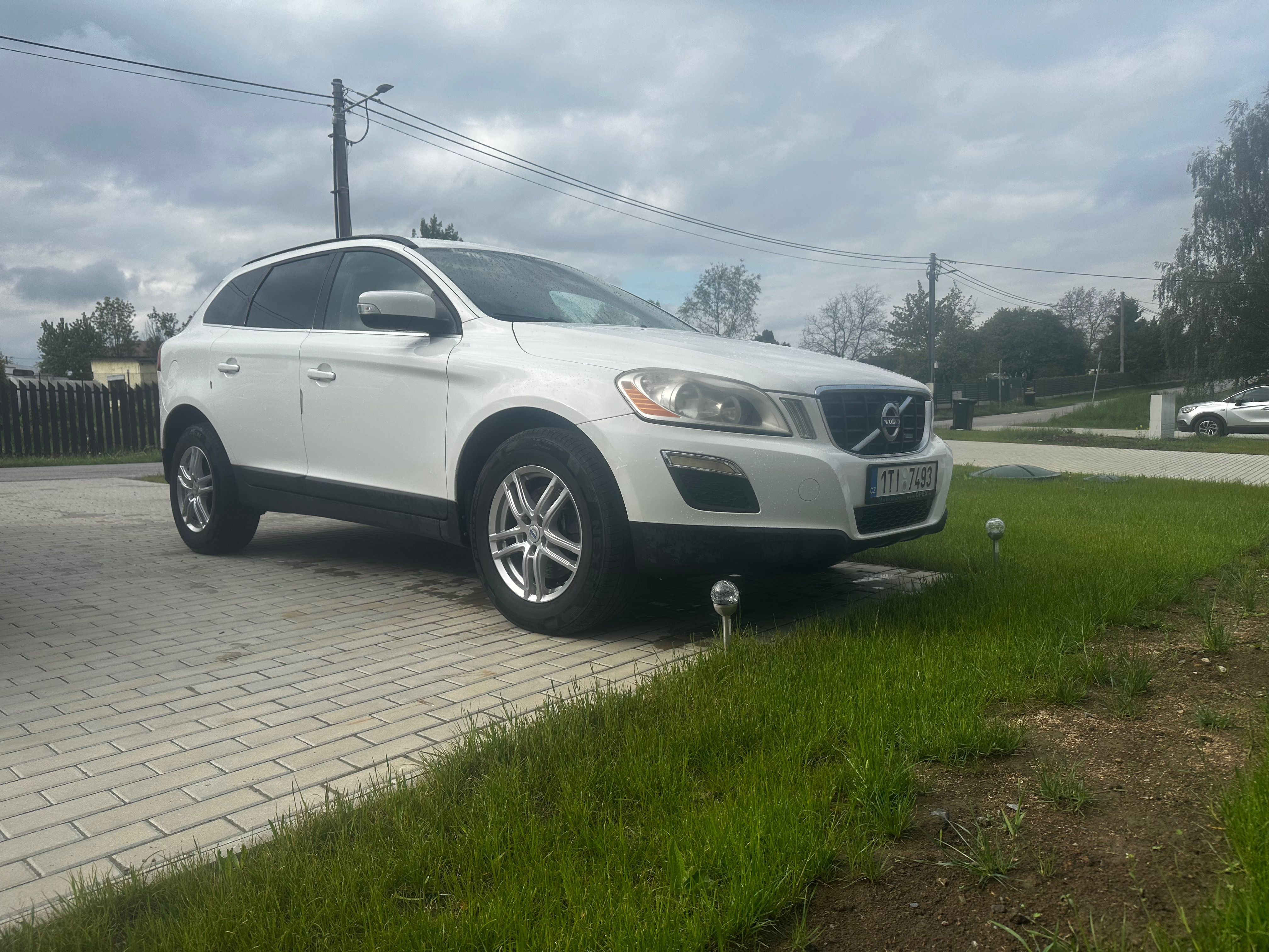 Volvo XC60, 2,4D, R-Design