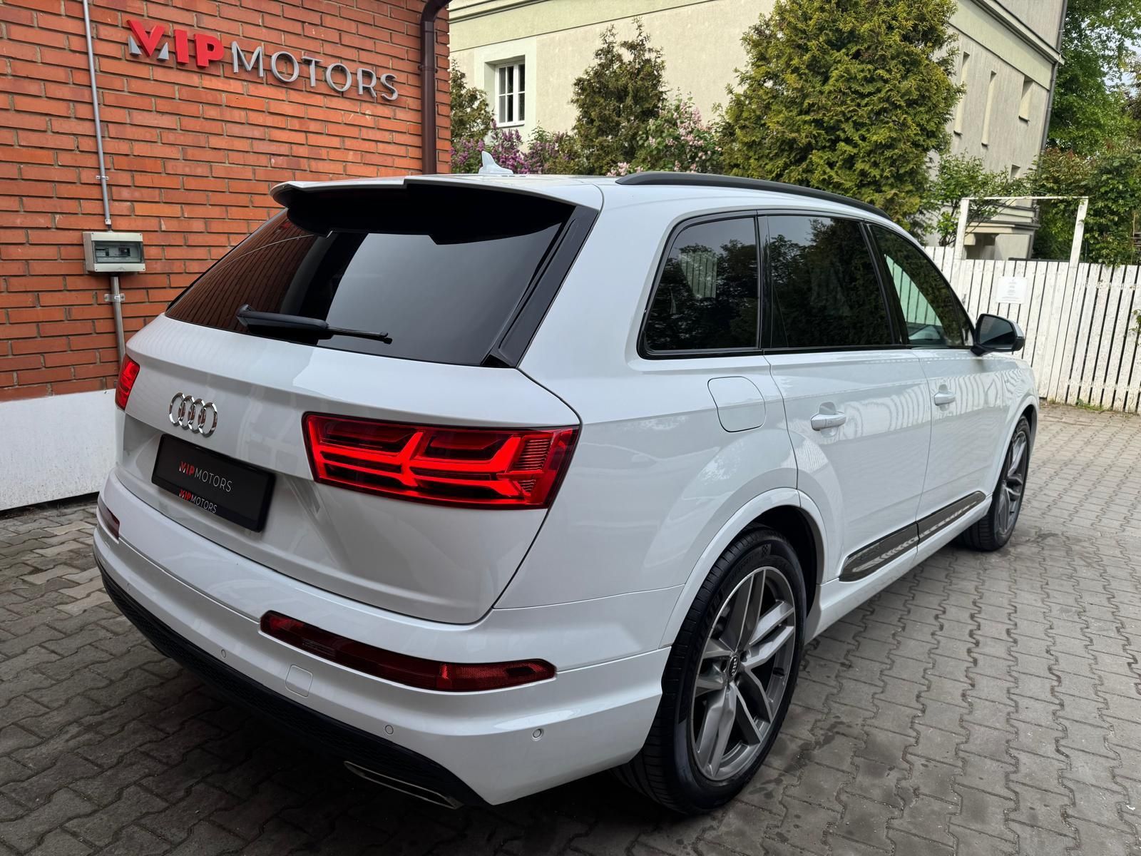 Audi Q7, 3,0TDi-7 MÍST-NEZ.T.-R21-TAŽ. - fotka 5