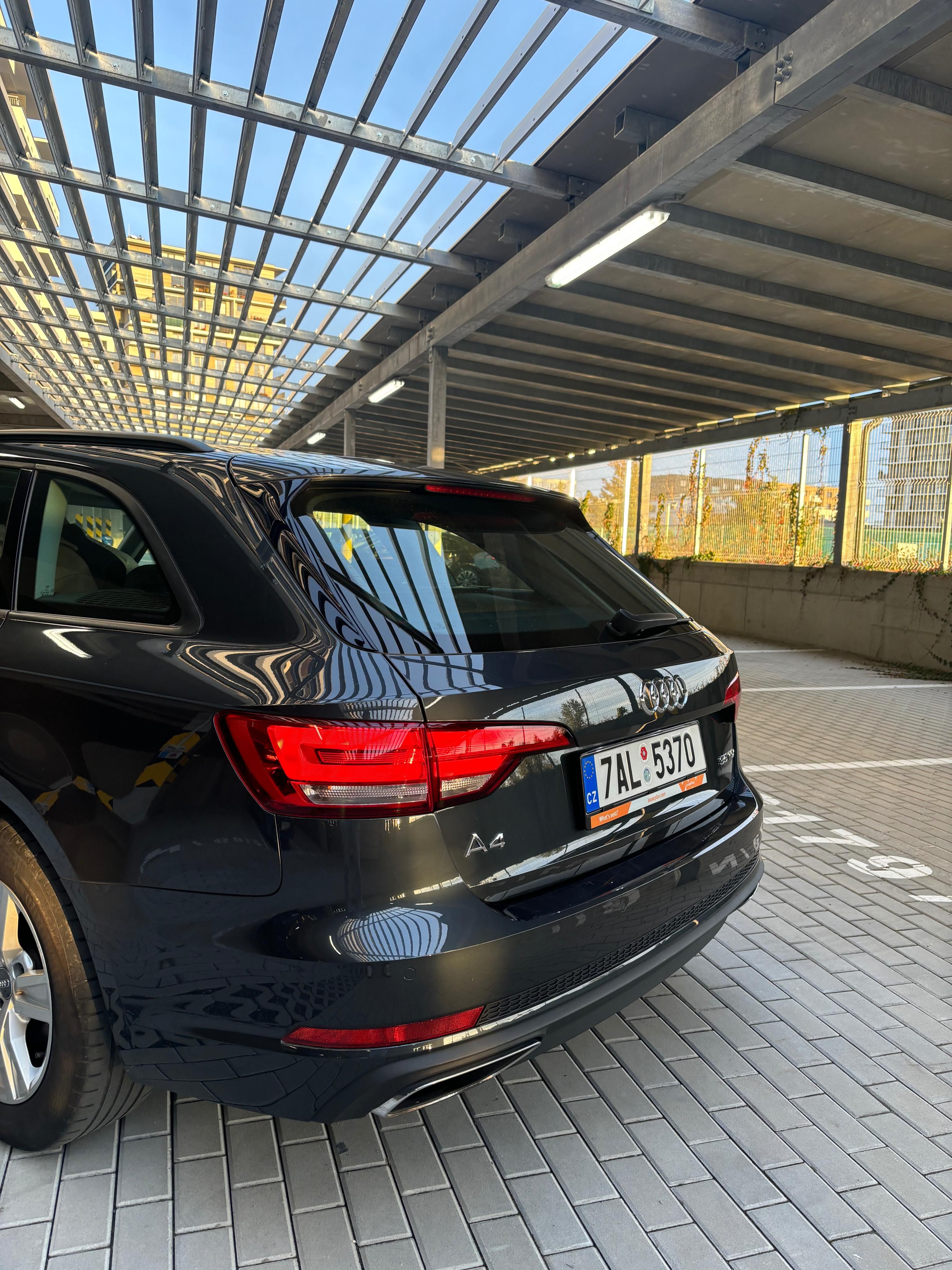 Audi A4 Avant, Audi A4 2.0 35TDI S Tronic - fotka 4