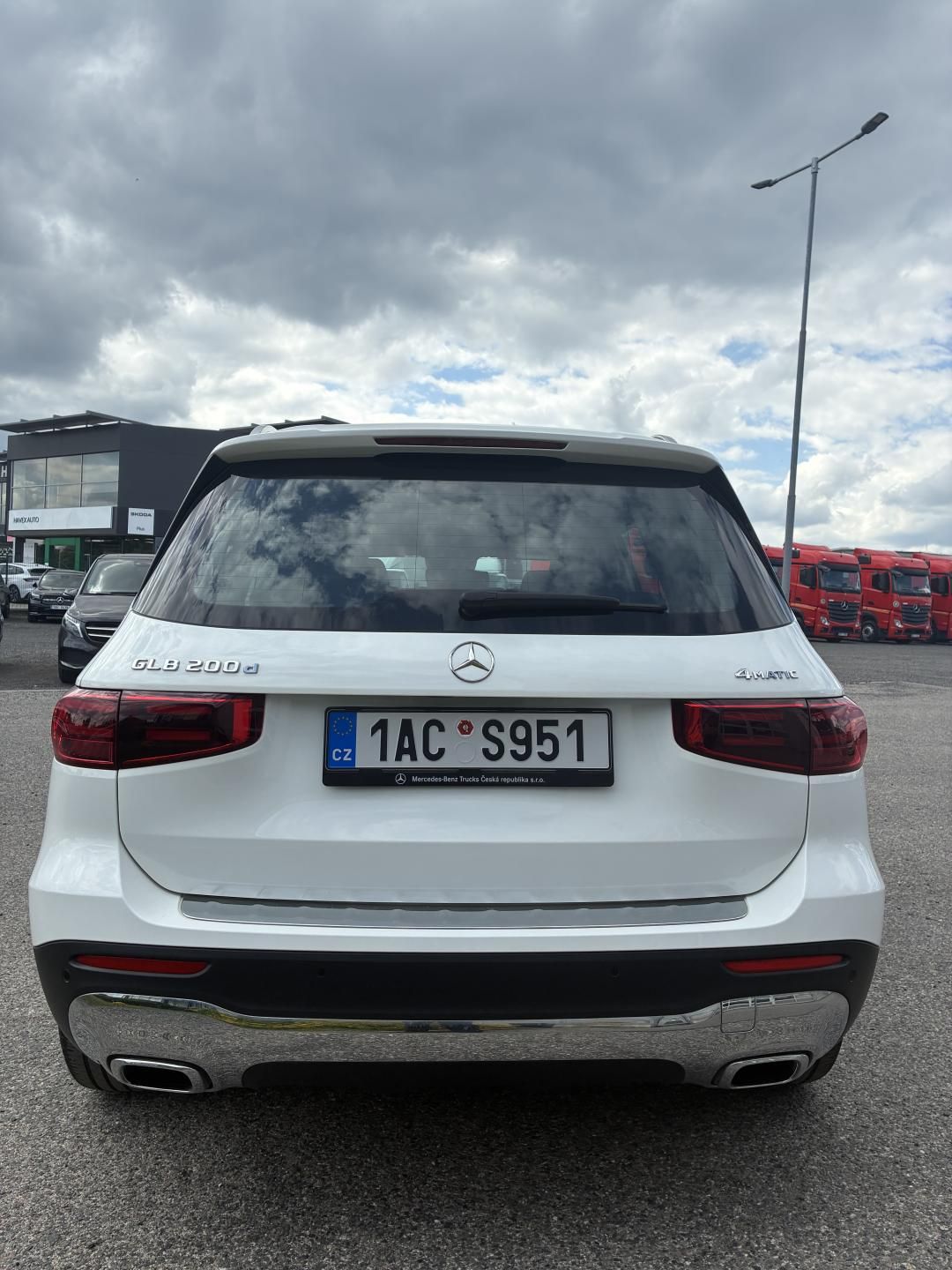 Mercedes-Benz GLB, 200d 4MATIC - fotka 4