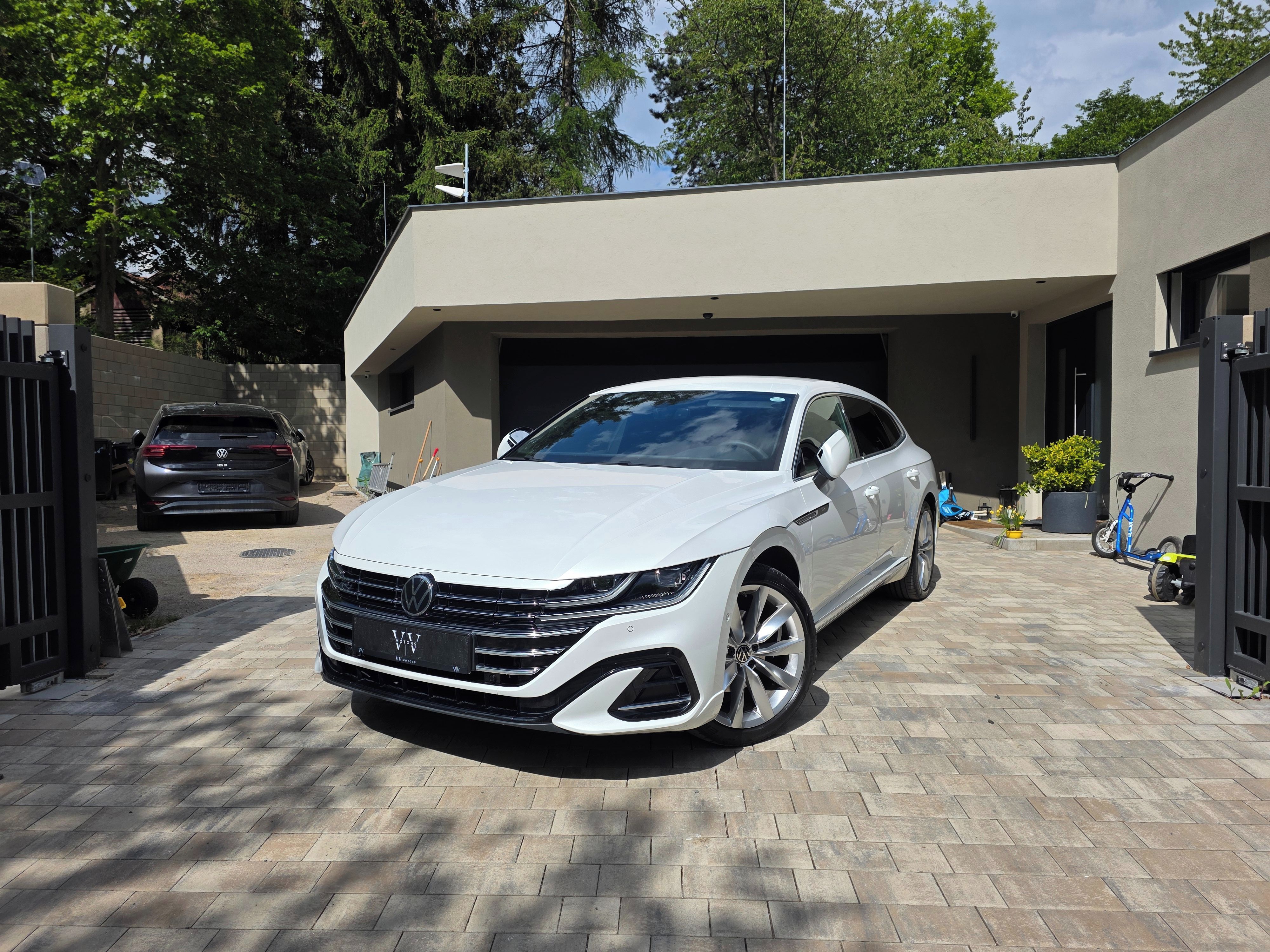 Volkswagen Arteon Shooting Brake, eHybrid R-Line, Webasto, Tažné