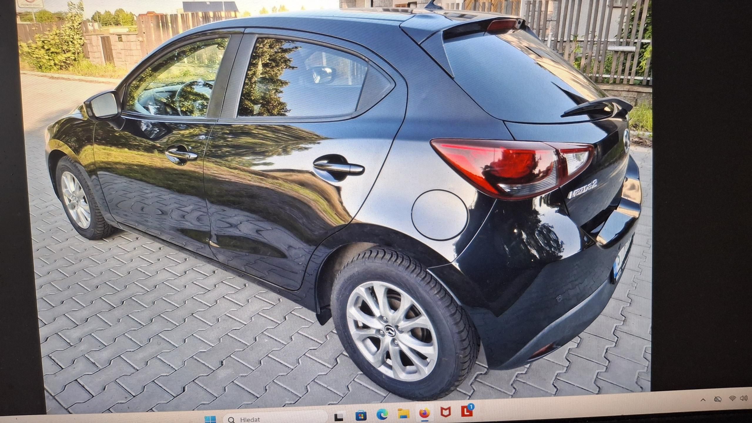 Mazda 2, 1.5 benzin 66kw max.výbava - fotka 3