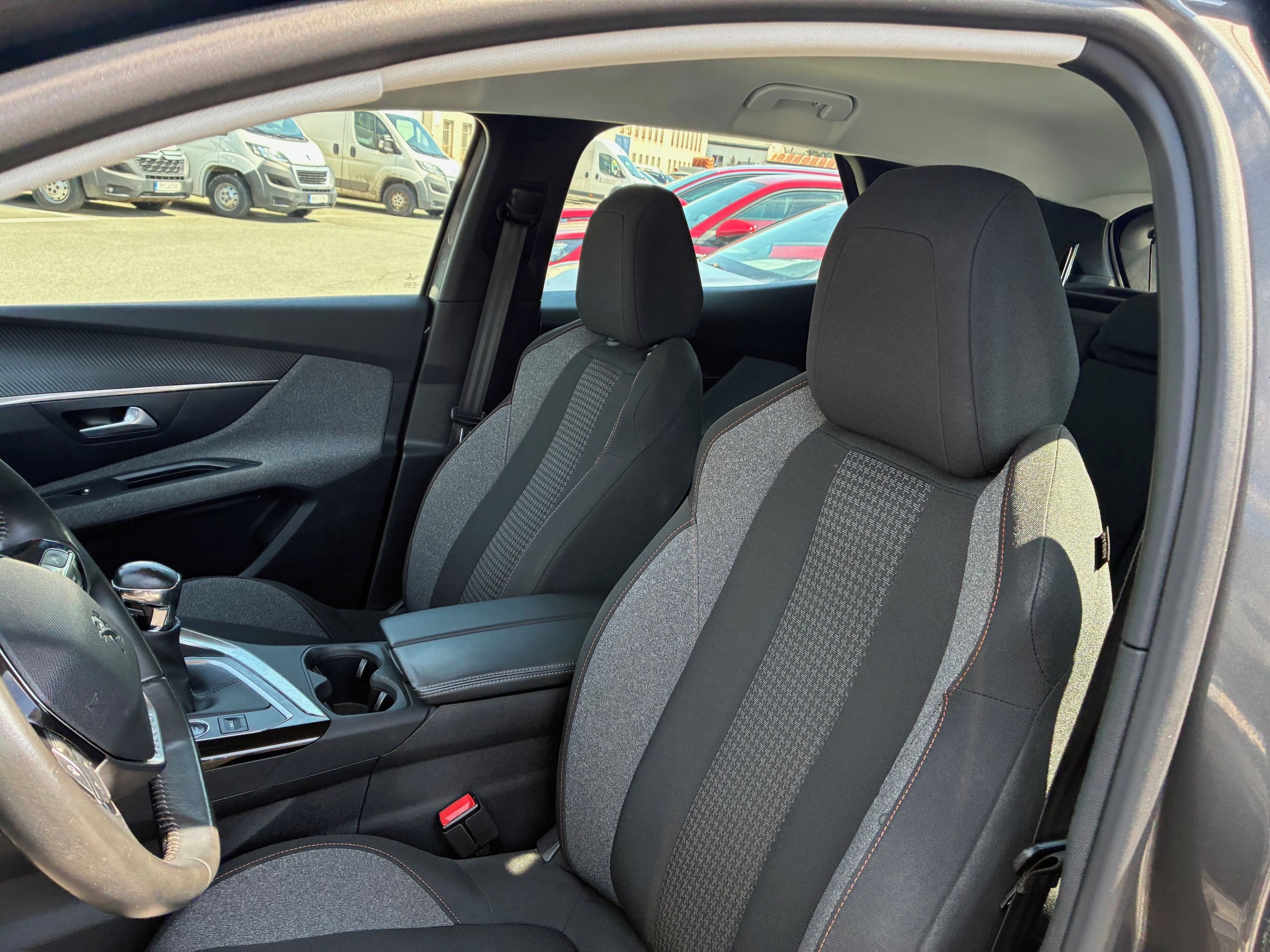 Peugeot 3008, Active Pack 1,2 PureTech 130k - fotka 6