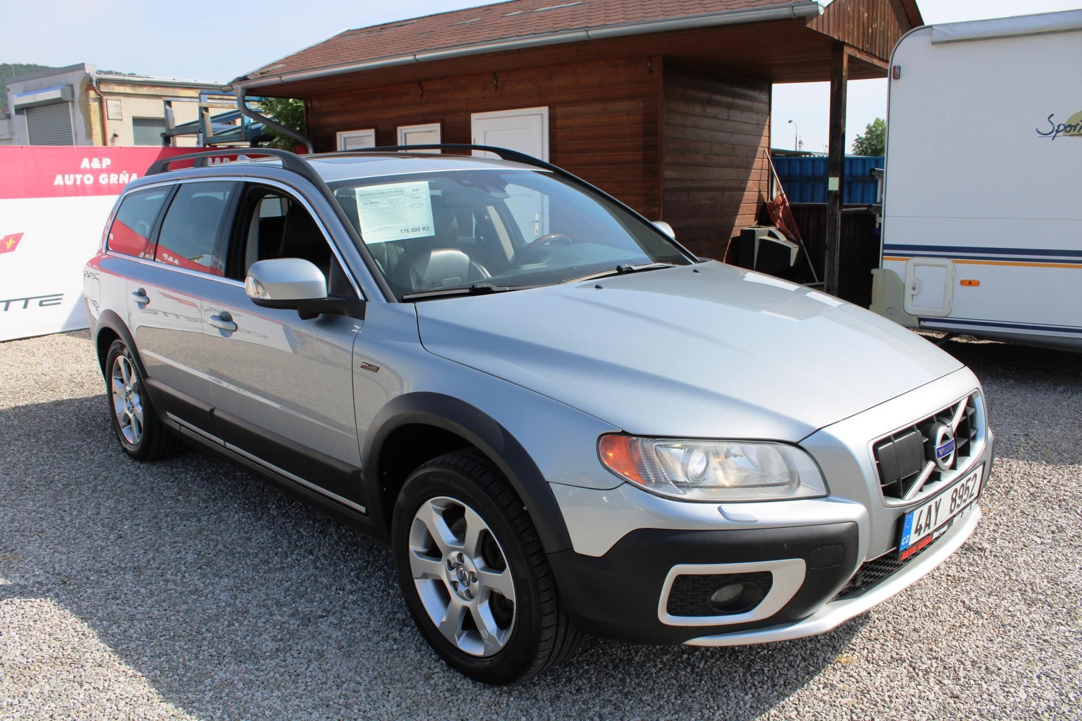 Volvo XC70, 2,4d D5 XENONY KŮŽE KLIMA ALU