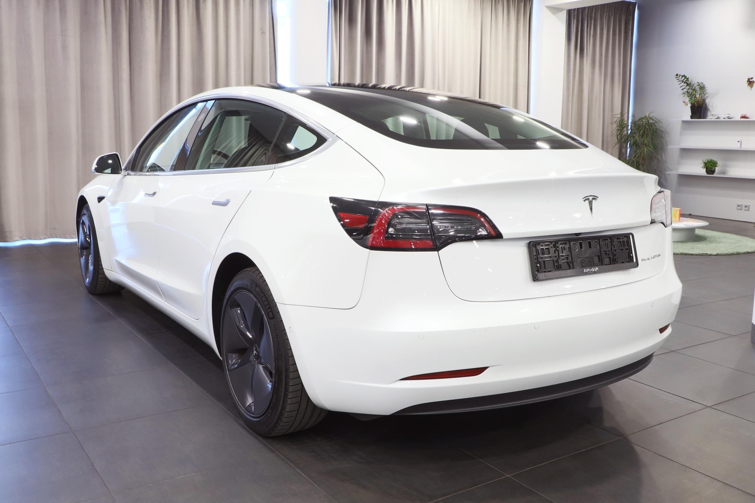 Tesla Model 3, Dual Motor 350kW Long Range - fotka 5