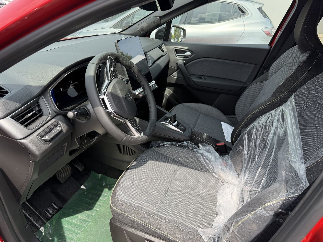 Renault Symbioz, Techno mild hybrid 140 EDC - fotka 4
