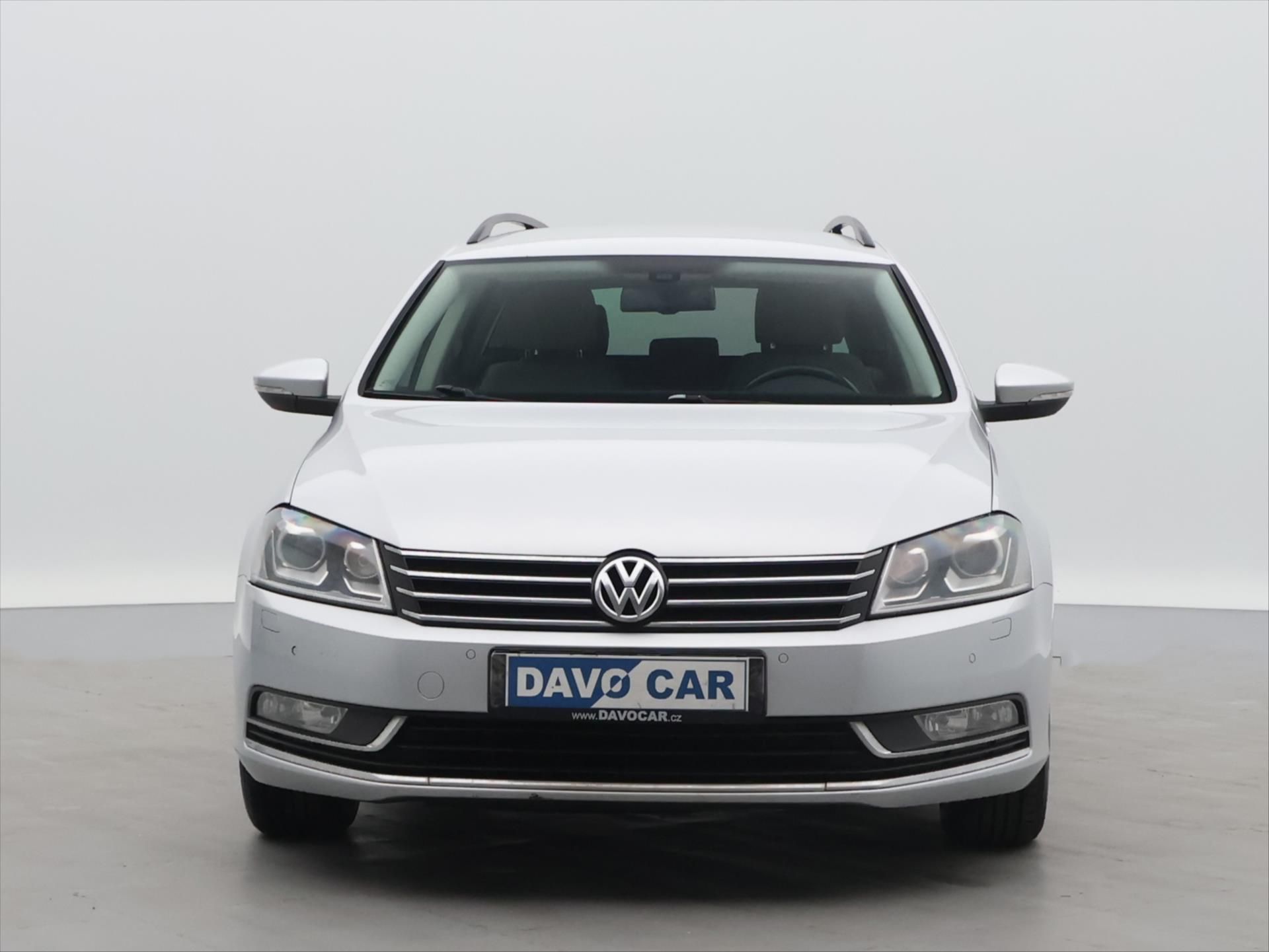 Volkswagen Passat, 2,0 TDI 103kW DSG Xenon Navi - fotka 2
