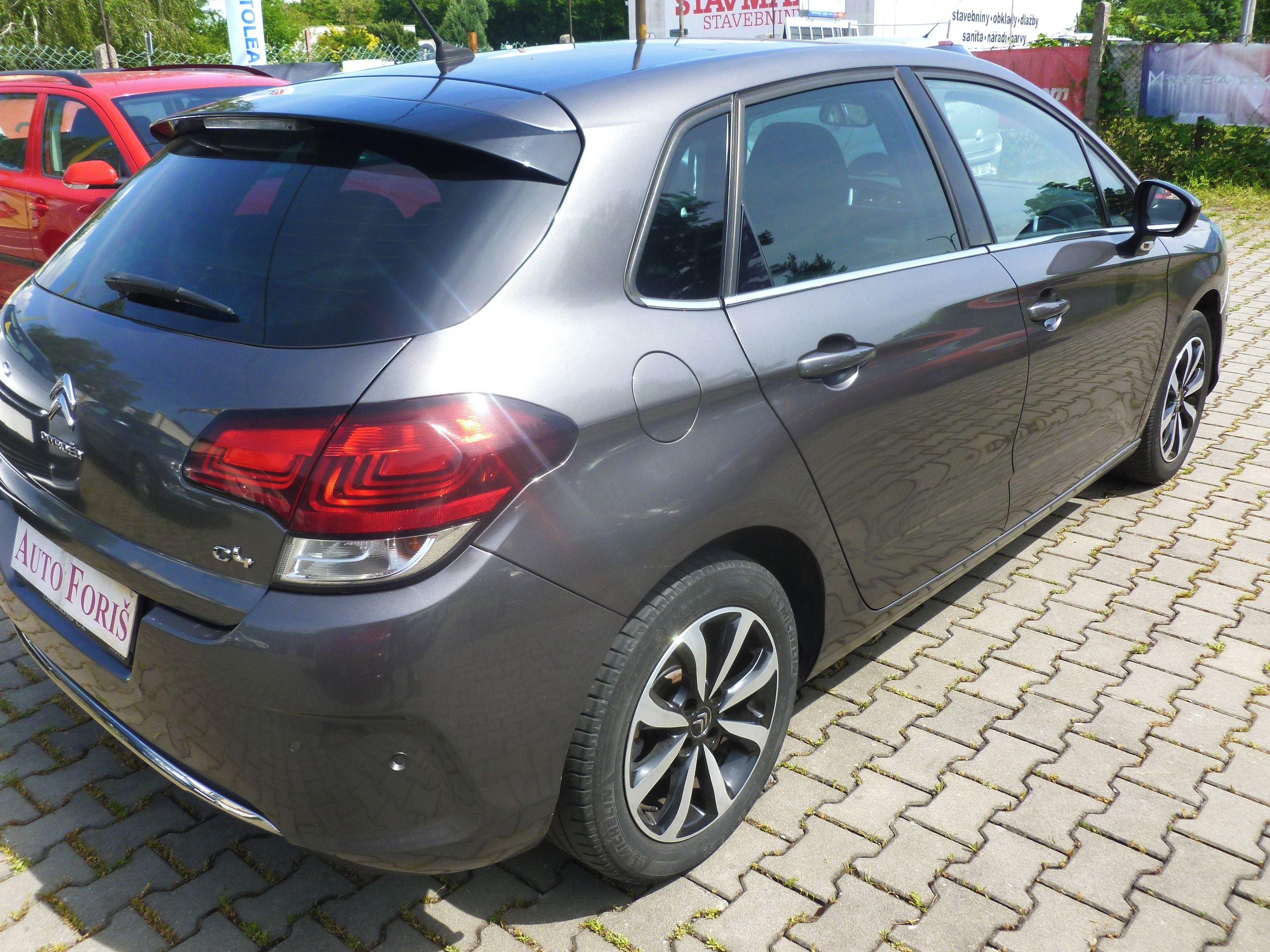 Citroën C4, 1,2 96 KW AUTOMAT TOP STAV - fotka 6