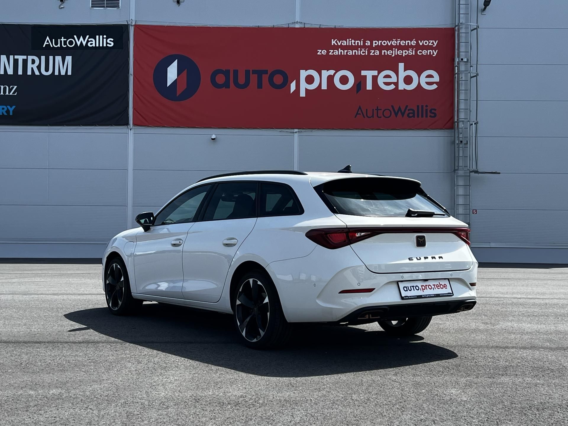 Cupra Leon, 1.5TSI e-Hybrid 150kW TZ DPH - fotka 5