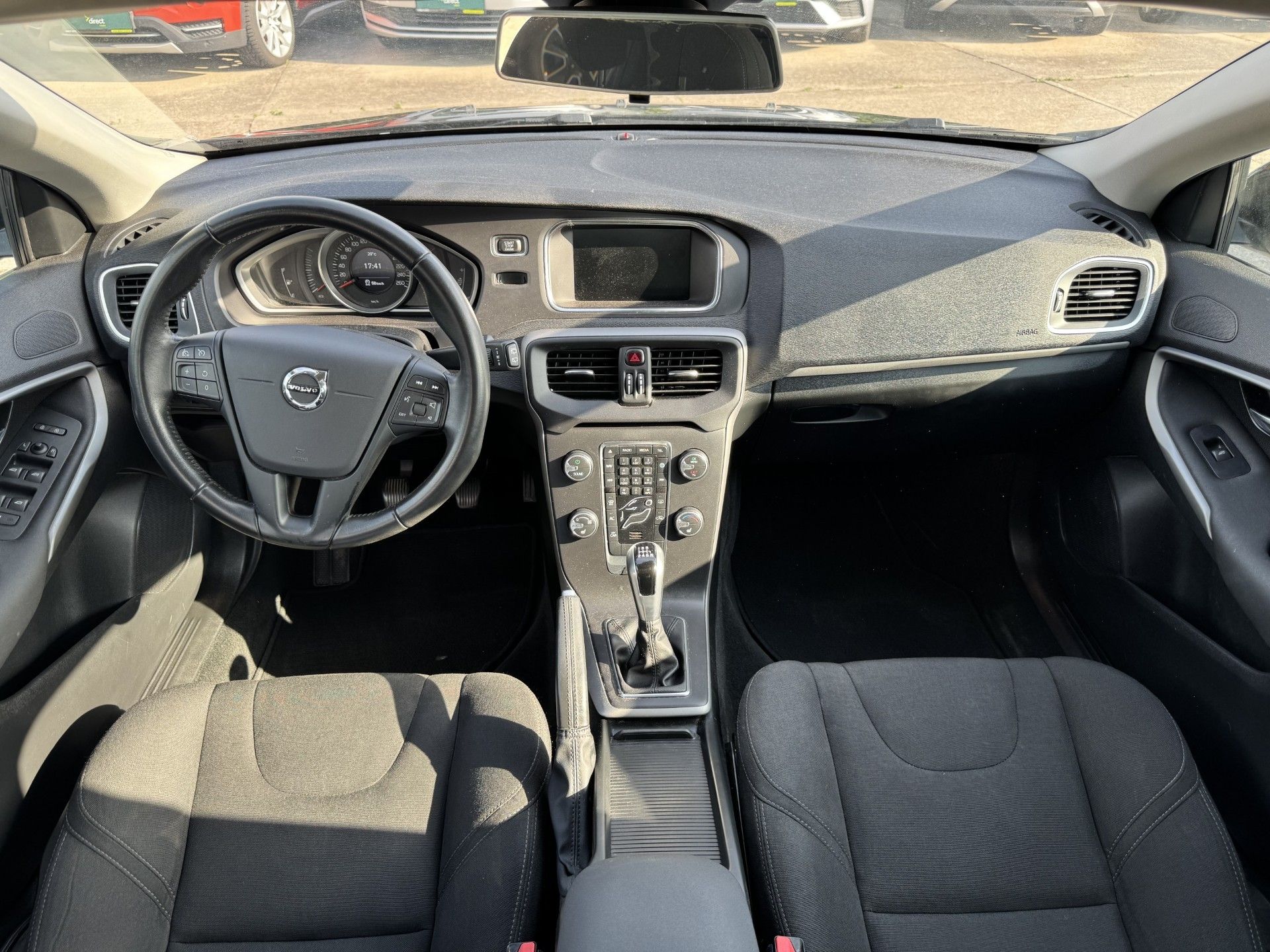 Volvo V40, 2.0 D2 88 kW - fotka 5