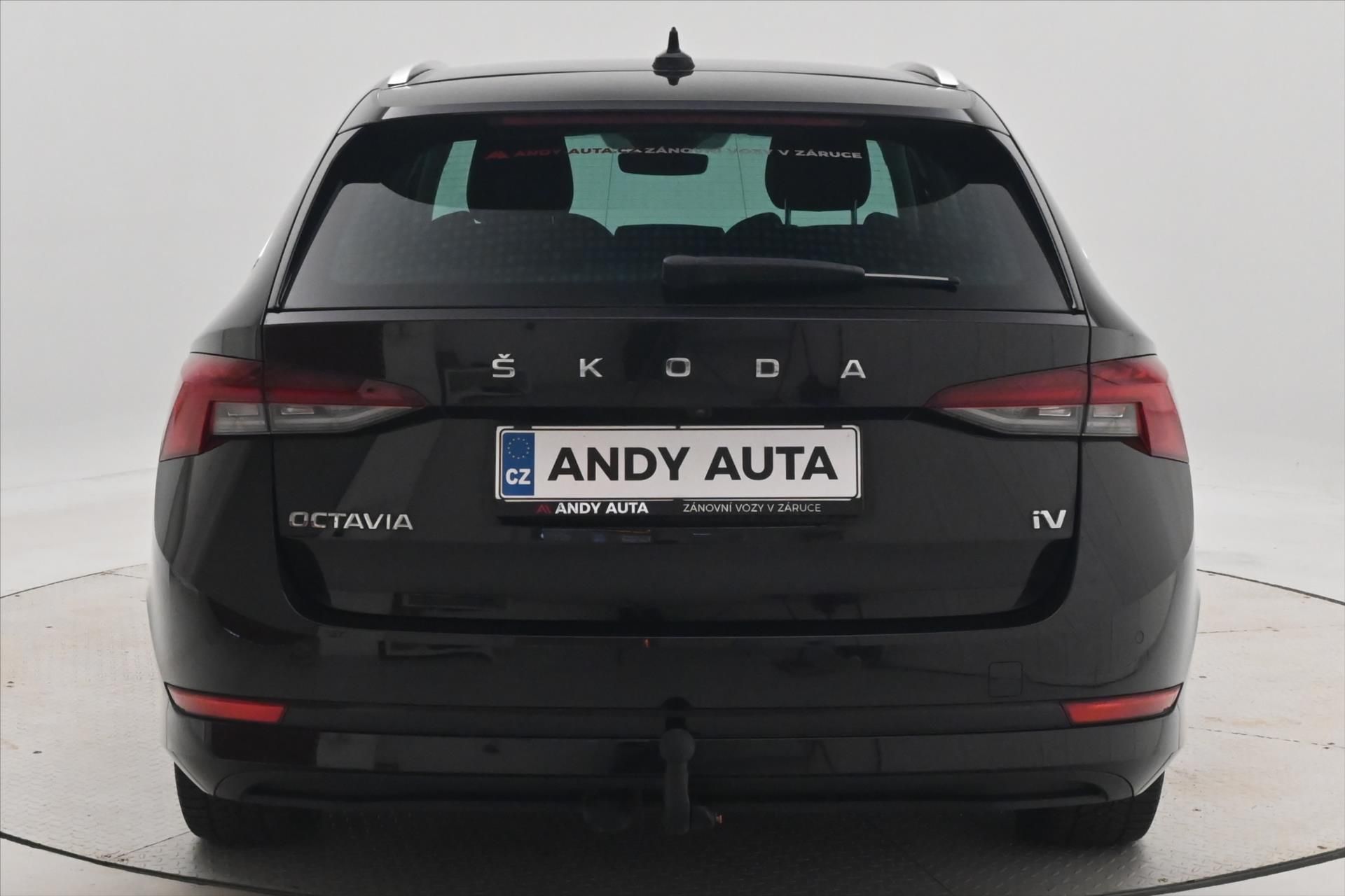 Škoda Octavia, 1,4 TSI iV 150kW DSG Style Zár - fotka 6