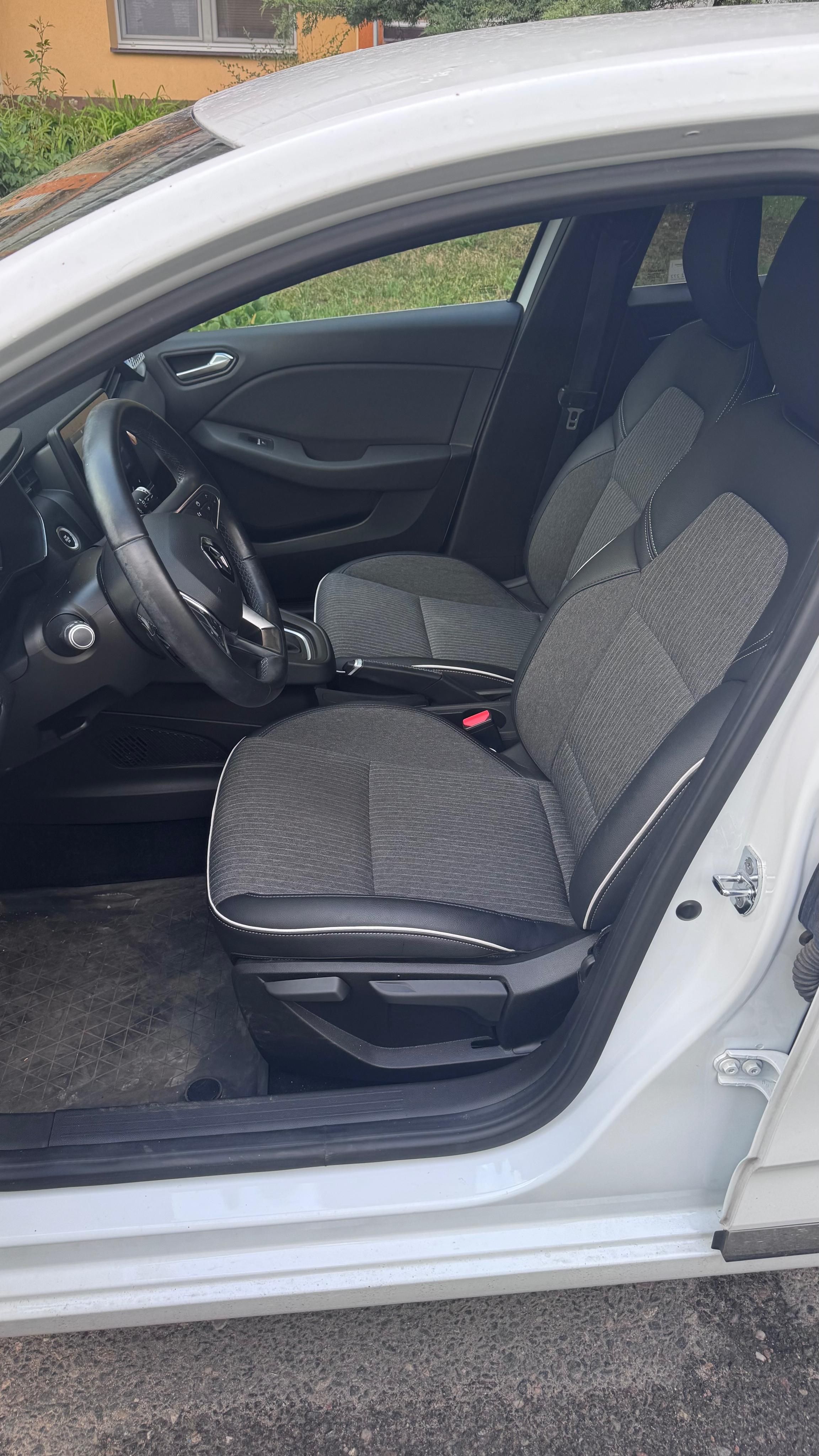 Renault Clio, 1,3 BA, servisováno - fotka 4