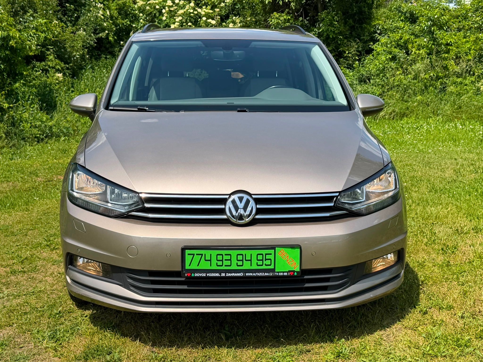 Volkswagen Touran, 1,4 TSI - PARKPILOT, 7 MÍST - fotka 2
