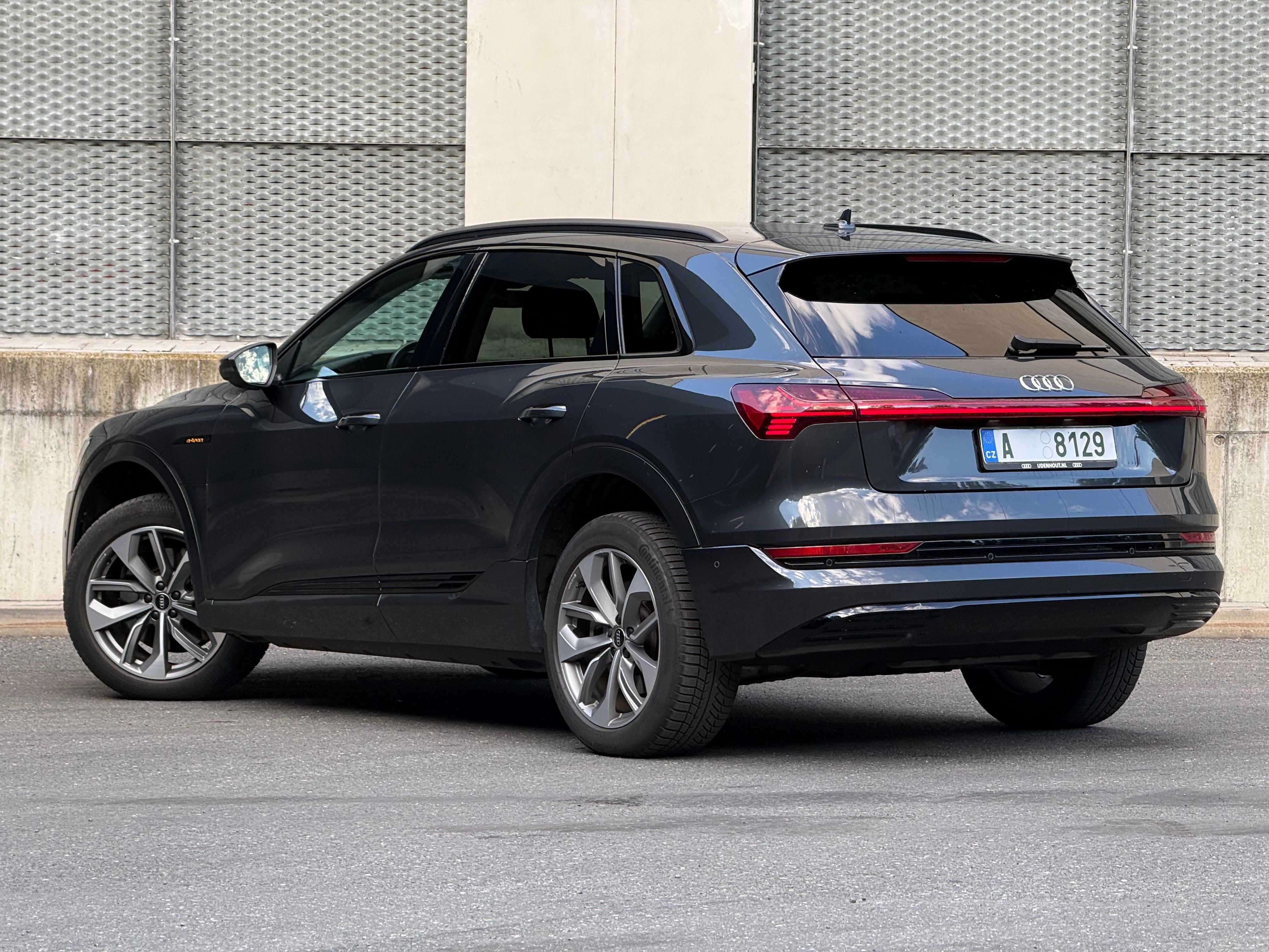 Audi e-tron, 55, Quattro, SoH 90,1%, DPH - fotka 2