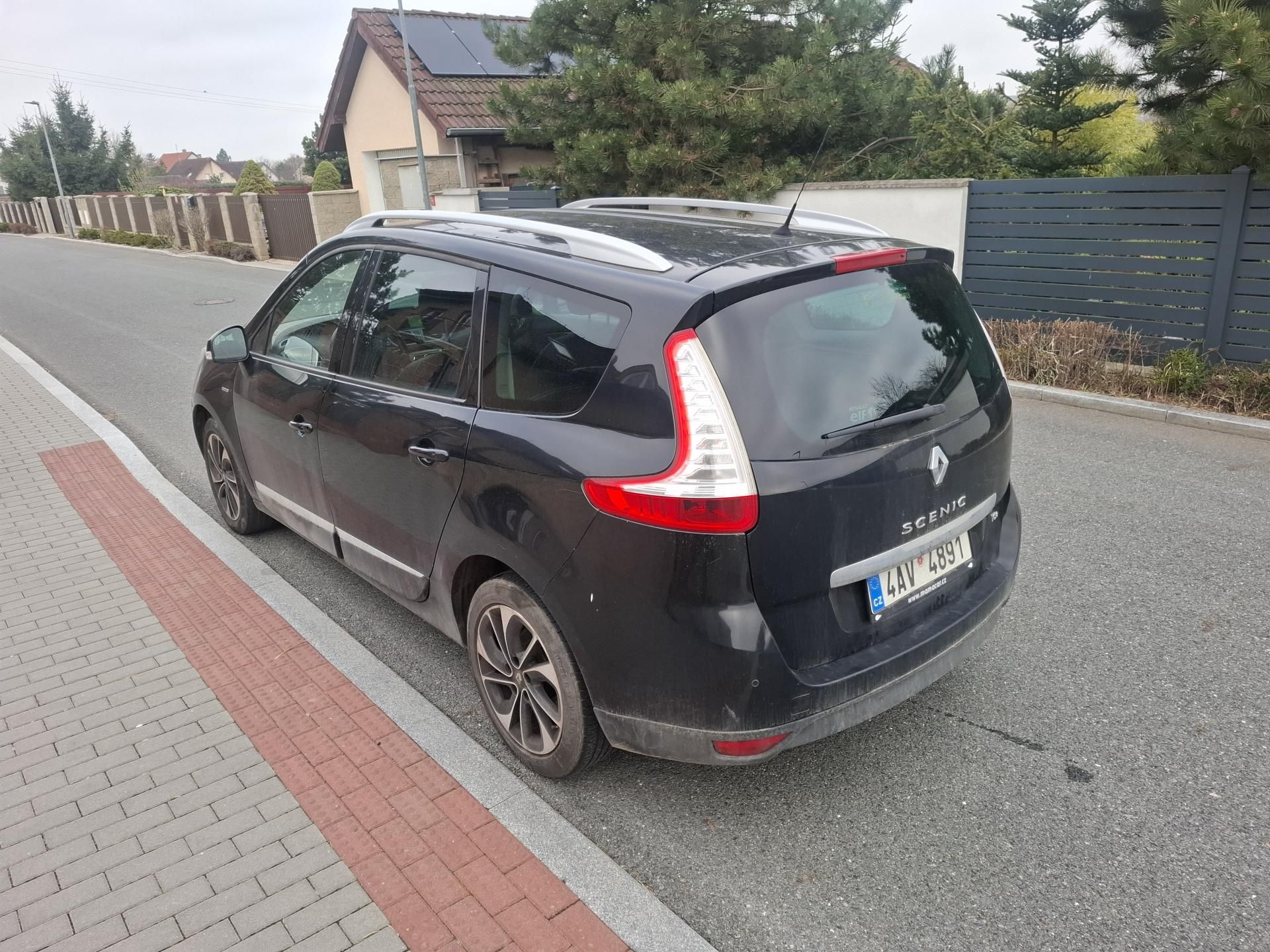 Renault Grand Scénic, 1.2 TCI,9+7kW,navi,led,CZ - fotka 2