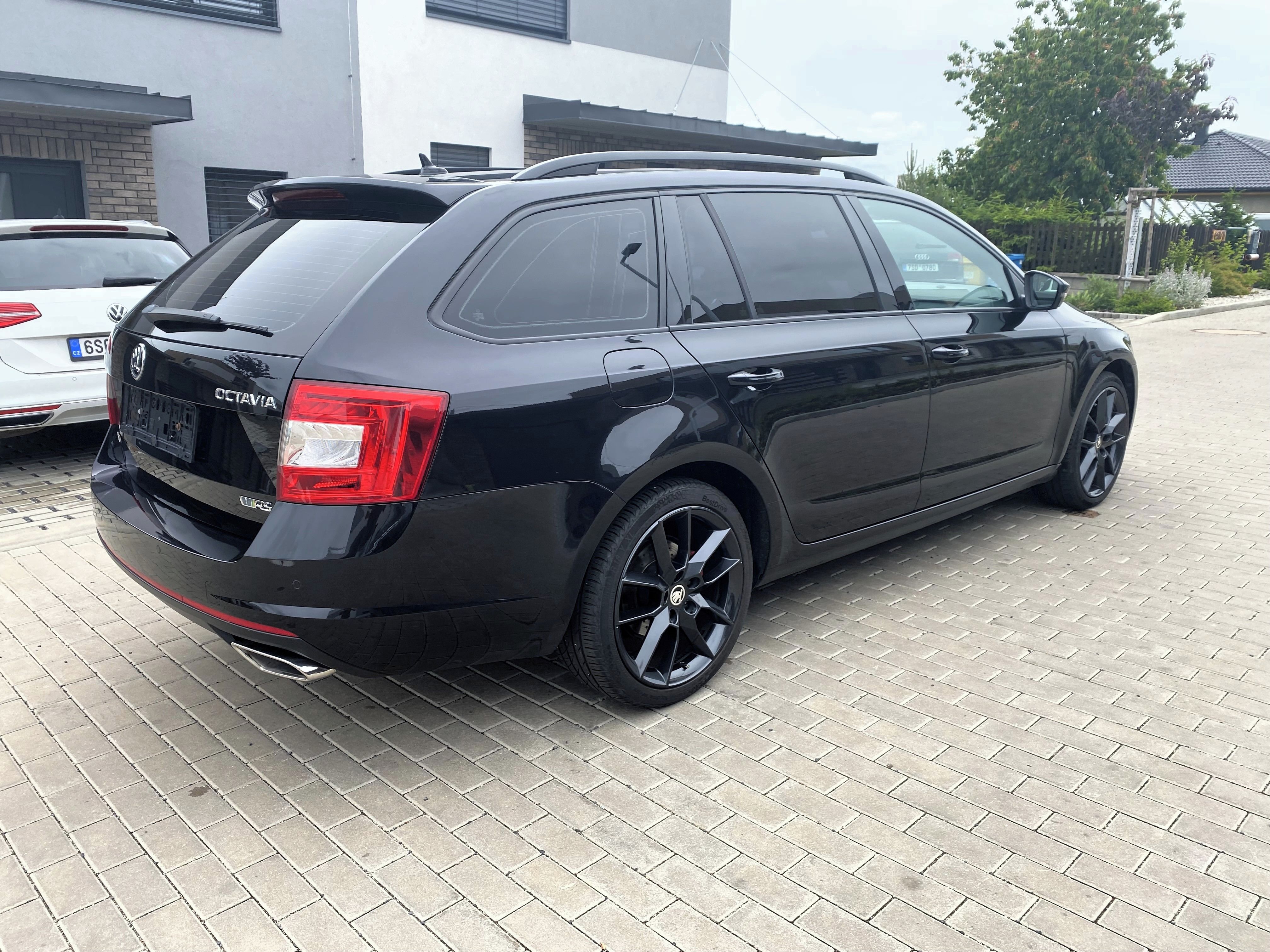 Škoda Octavia, RS, 2.0 TDI, 135 kW, DSG, 4x4 - fotka 6