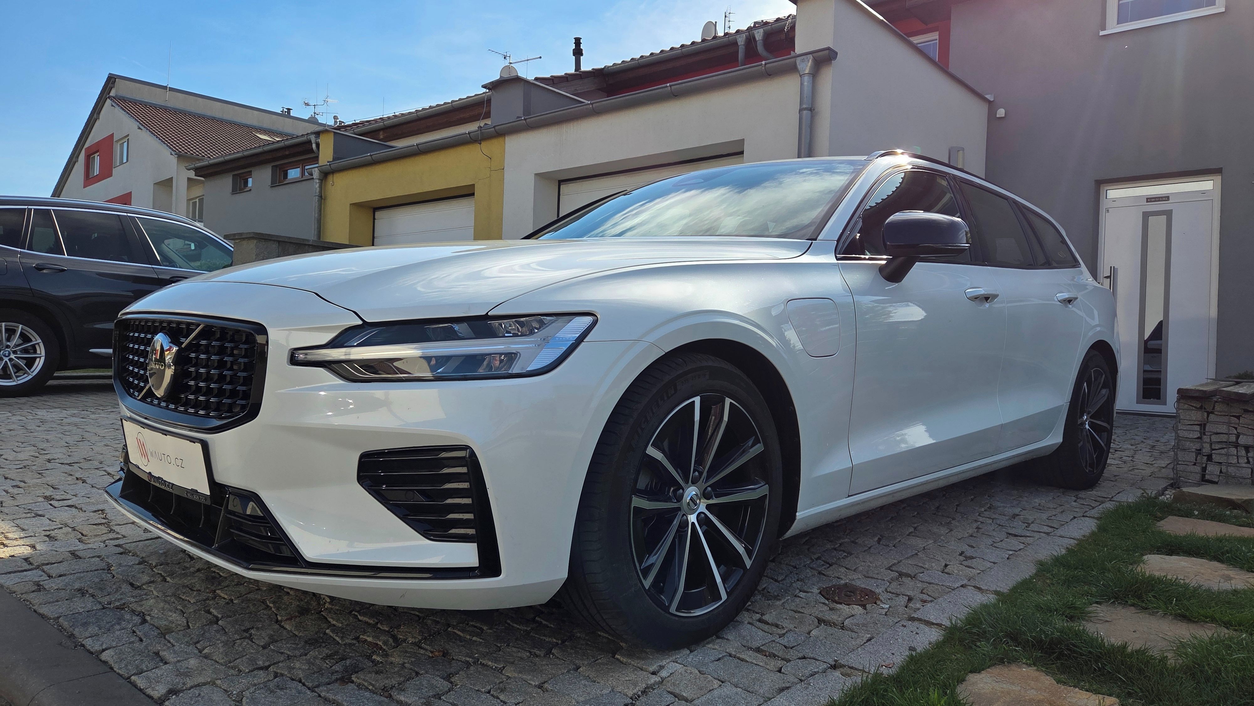Volvo V60, T6 eAWD PLUS DARK RECHARGE