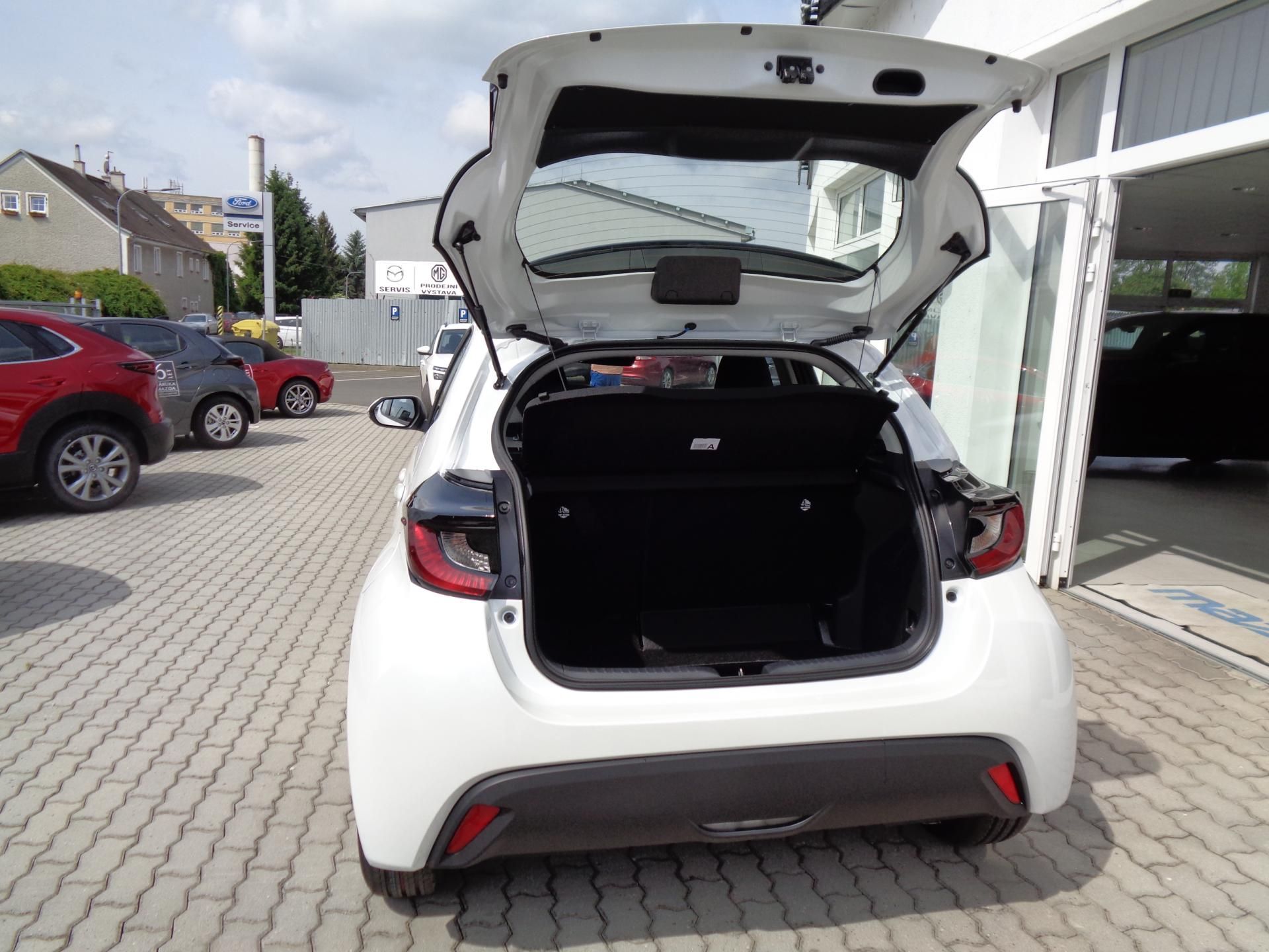 Mazda 2 Hybrid, 1,5 AT Center-line, AKCE! - fotka 6
